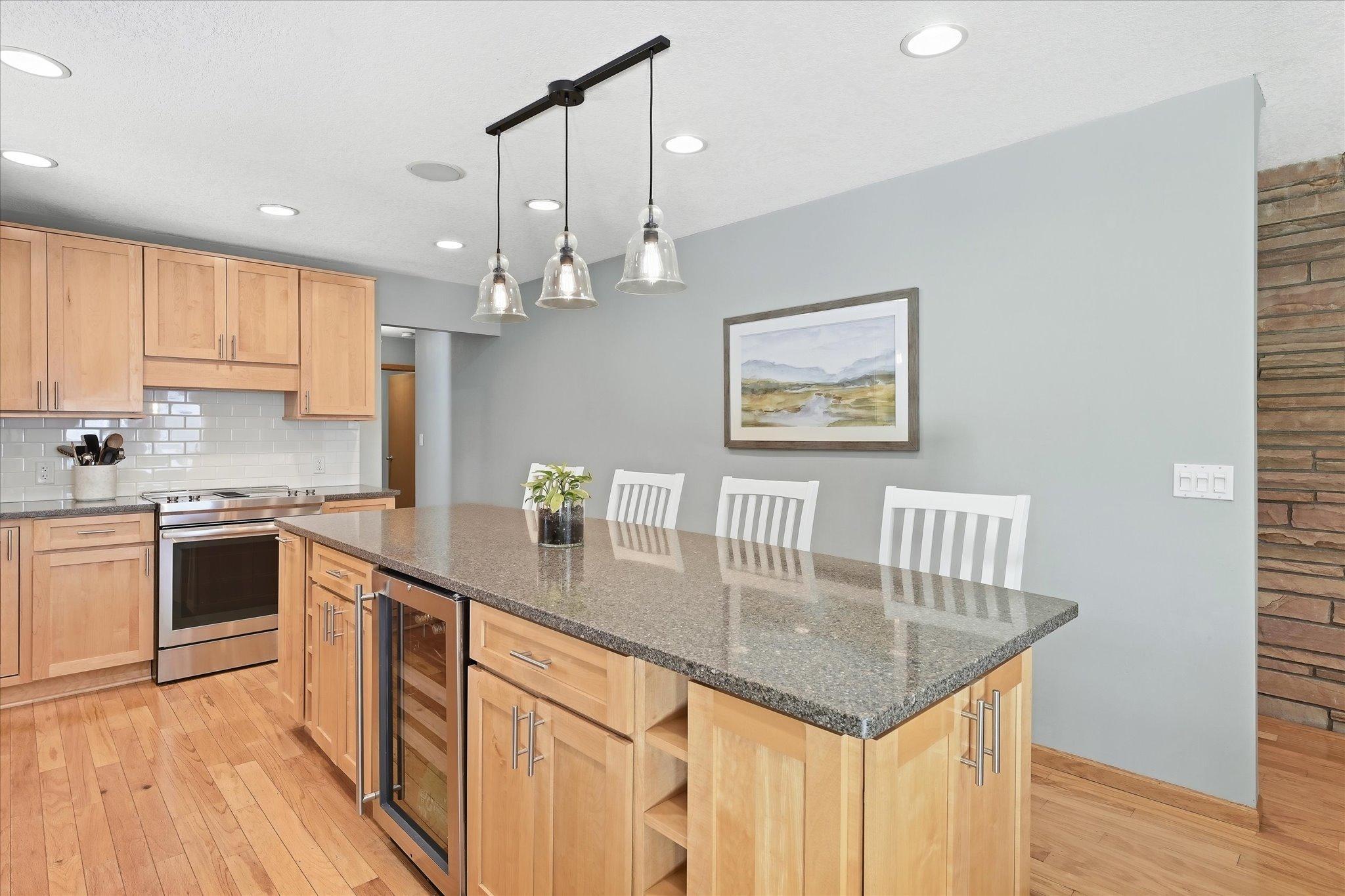 View of Residential at 2209 Midlothian Road, Roseville MN 55113, Roseville (13 of 50) - Mike Wilen | Minnesota Team Real Estate
