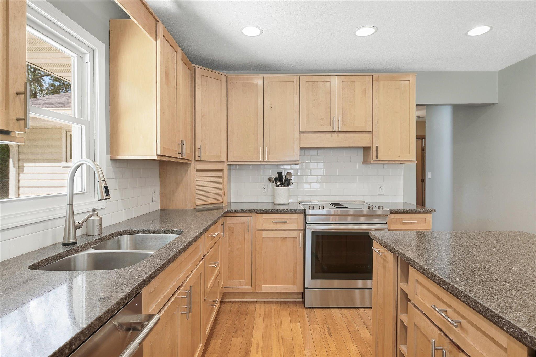 View of Residential at 2209 Midlothian Road, Roseville MN 55113, Roseville (12 of 50) - Mike Wilen | Minnesota Team Real Estate