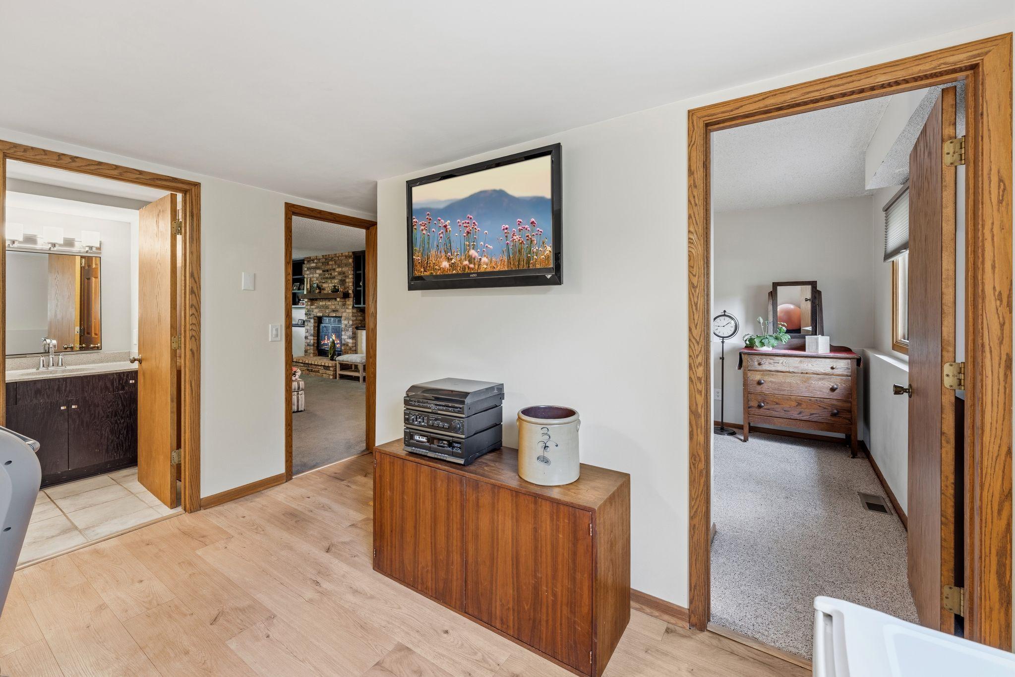 View of Residential at 900 Lacota Lane, Burnsville MN 55337, Burnsville (23 of 30) - Mike Wilen | Minnesota Team Real Estate