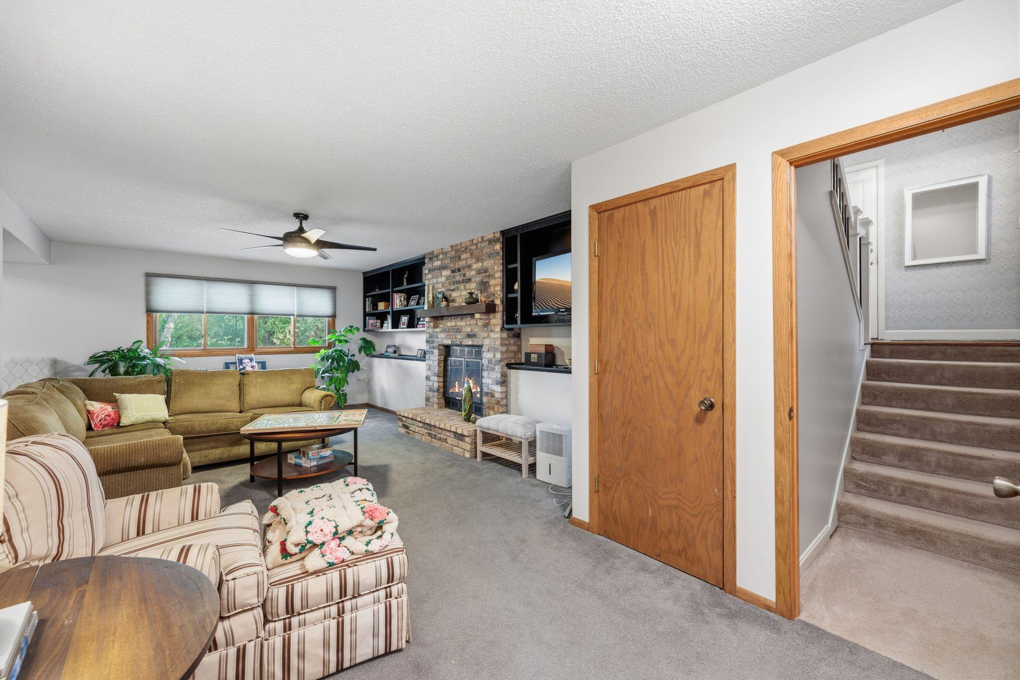 View of Residential at 900 Lacota Lane, Burnsville MN 55337, Burnsville (18 of 30) - Mike Wilen | Minnesota Team Real Estate
