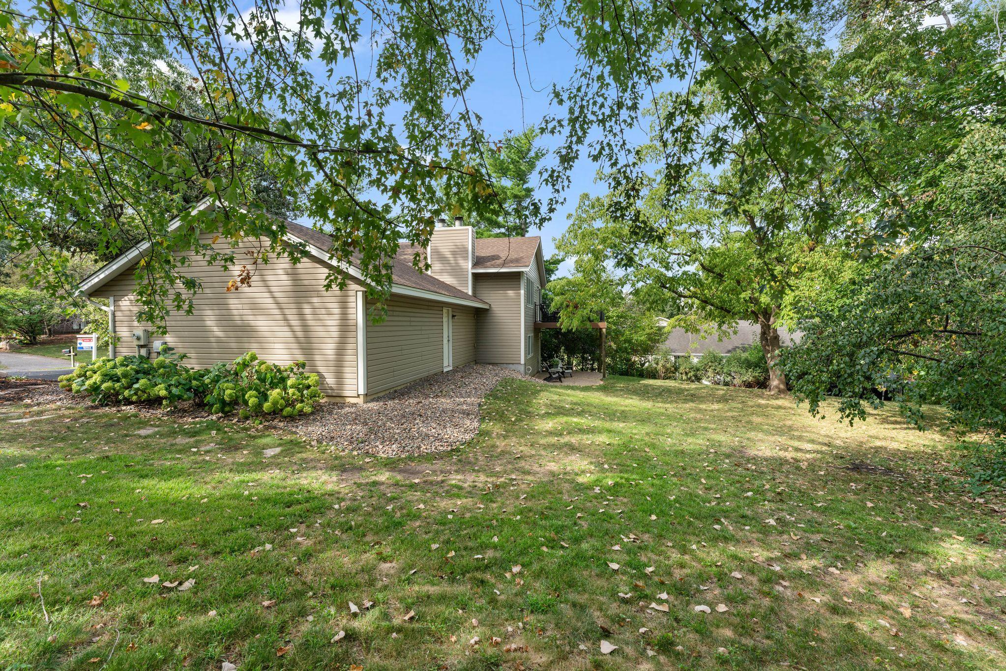 View of Residential at 900 Lacota Lane, Burnsville MN 55337, Burnsville (27 of 30) - Mike Wilen | Minnesota Team Real Estate