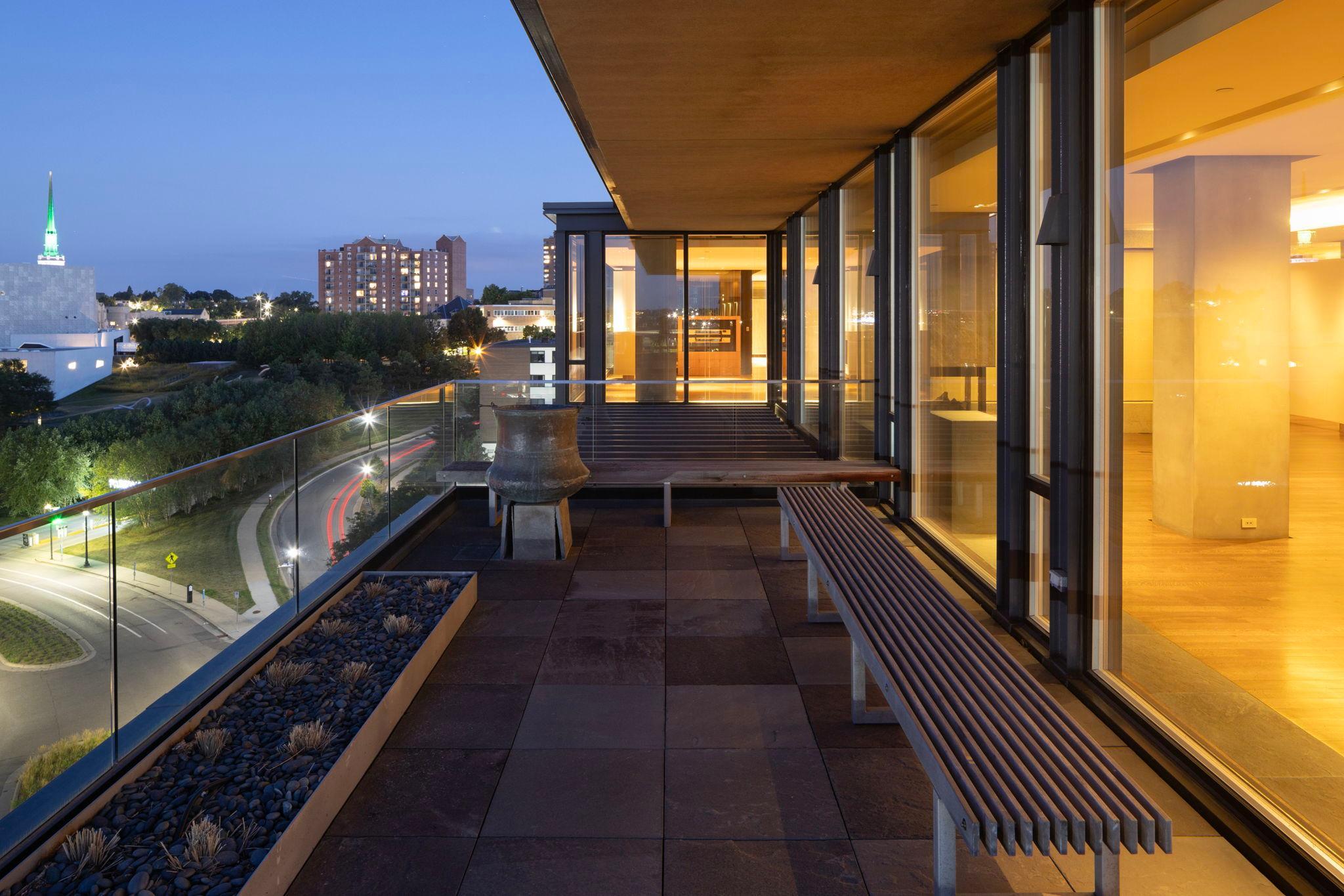 View of Residential at 301 Kenwood Parkway #801, Minneapolis MN 55403, Minneapolis (4 of 45) - Mike Wilen | Minnesota Team Real Estate