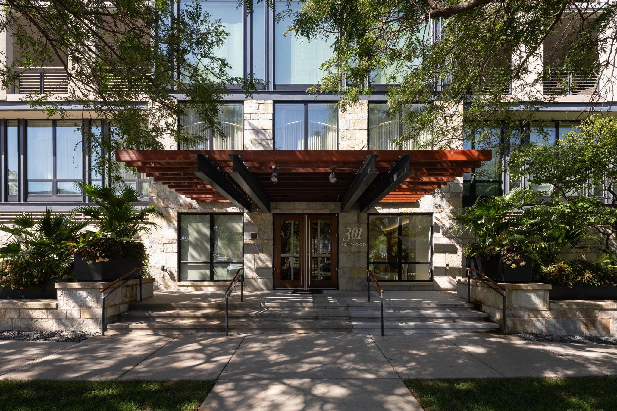 View of Residential at 301 Kenwood Parkway #801, Minneapolis MN 55403, Minneapolis (39 of 45) - Mike Wilen | Minnesota Team Real Estate