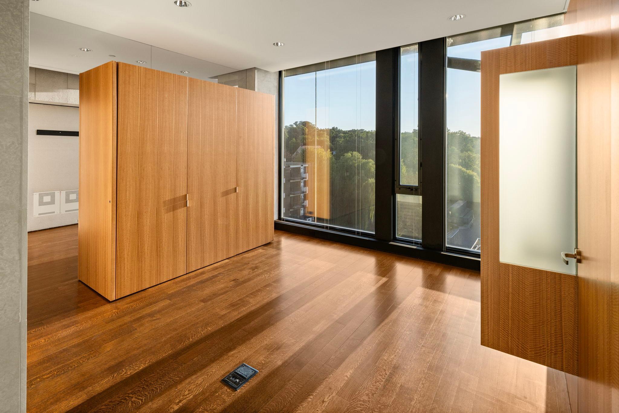 View of Residential at 301 Kenwood Parkway #801, Minneapolis MN 55403, Minneapolis (36 of 45) - Mike Wilen | Minnesota Team Real Estate