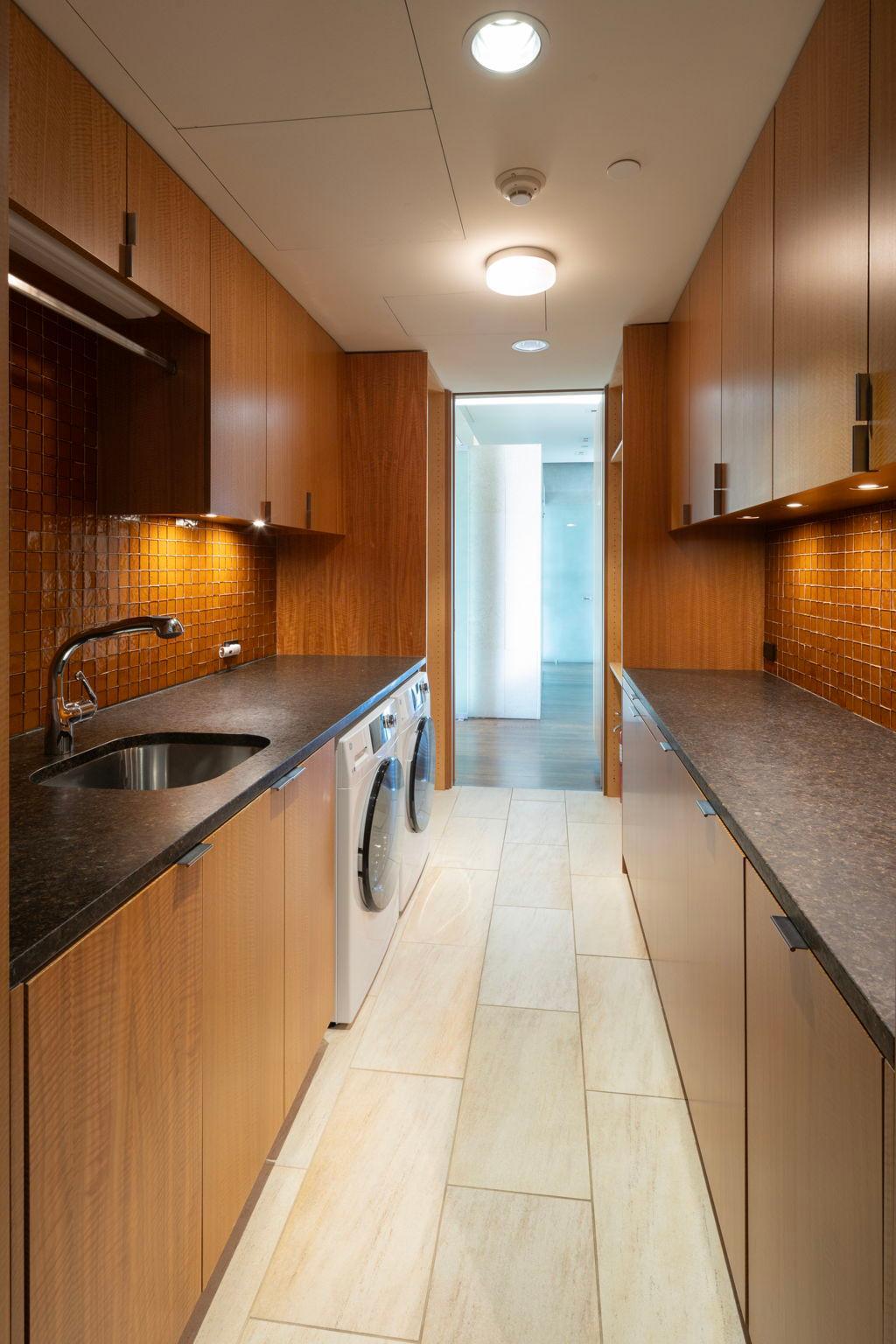 View of Residential at 301 Kenwood Parkway #801, Minneapolis MN 55403, Minneapolis (37 of 45) - Mike Wilen | Minnesota Team Real Estate