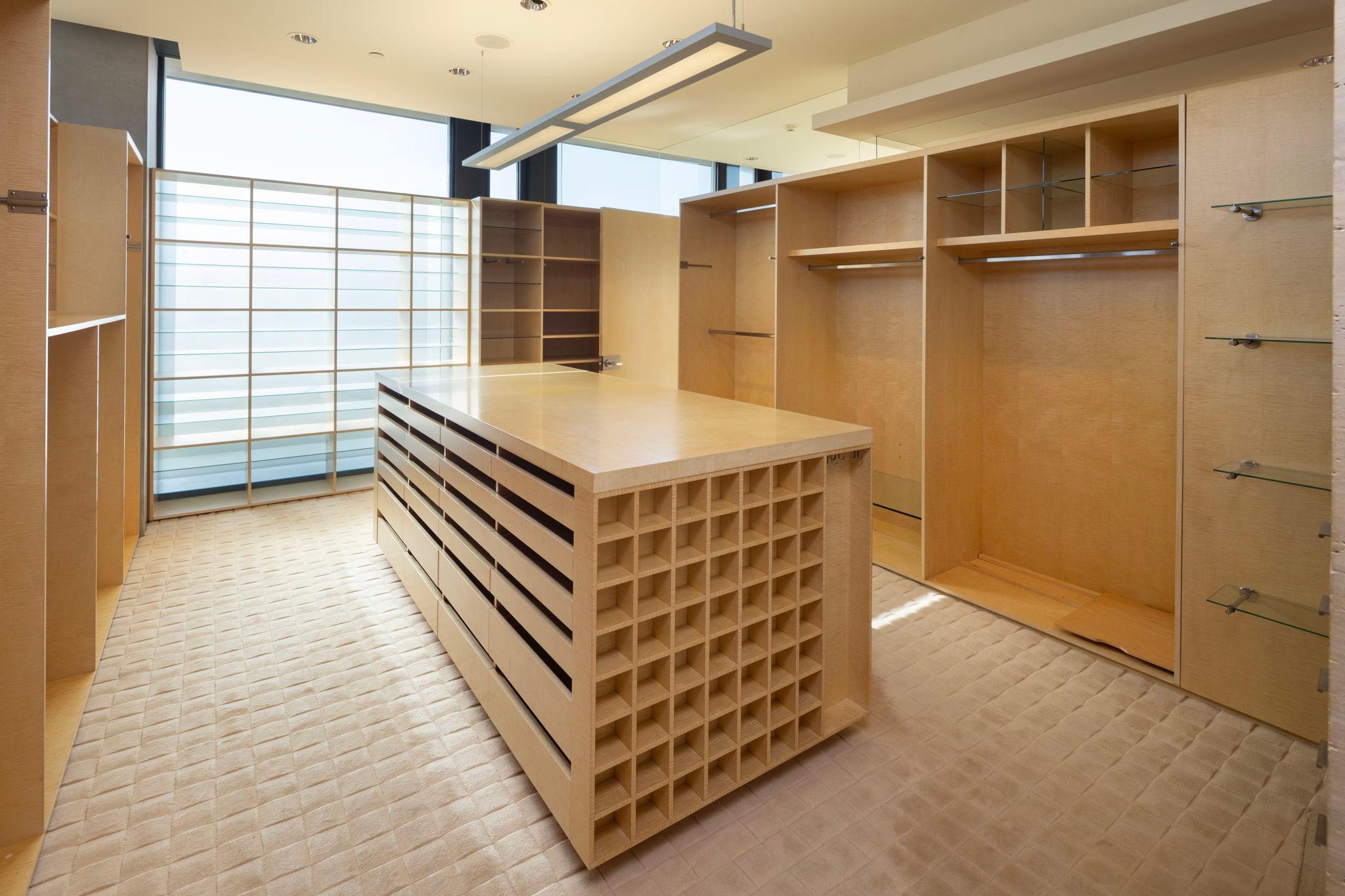 View of Residential at 301 Kenwood Parkway #801, Minneapolis MN 55403, Minneapolis (31 of 45) - Mike Wilen | Minnesota Team Real Estate