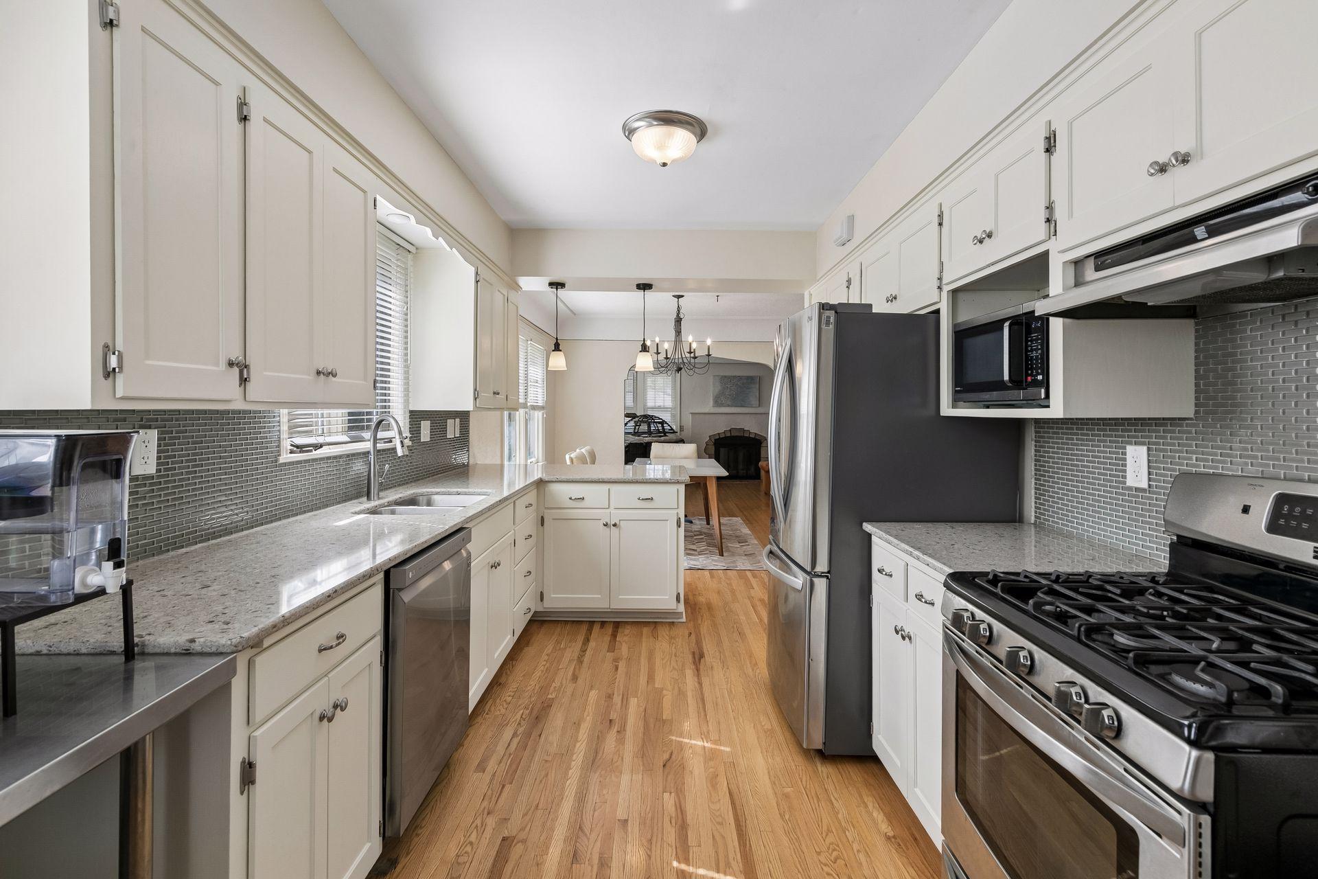 View of Residential at 3925 France Avenue, Minneapolis MN 55416, Minneapolis (13 of 40) - Mike Wilen | Minnesota Team Real Estate