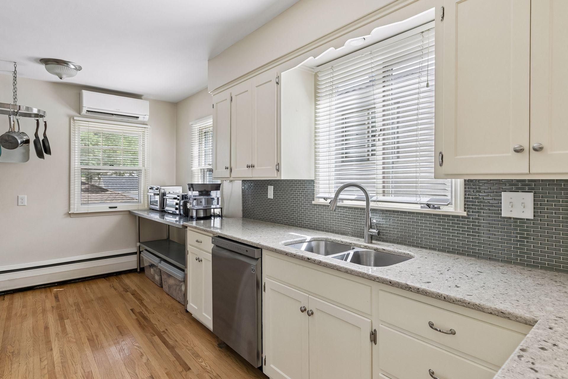 View of Residential at 3925 France Avenue, Minneapolis MN 55416, Minneapolis (15 of 40) - Mike Wilen | Minnesota Team Real Estate