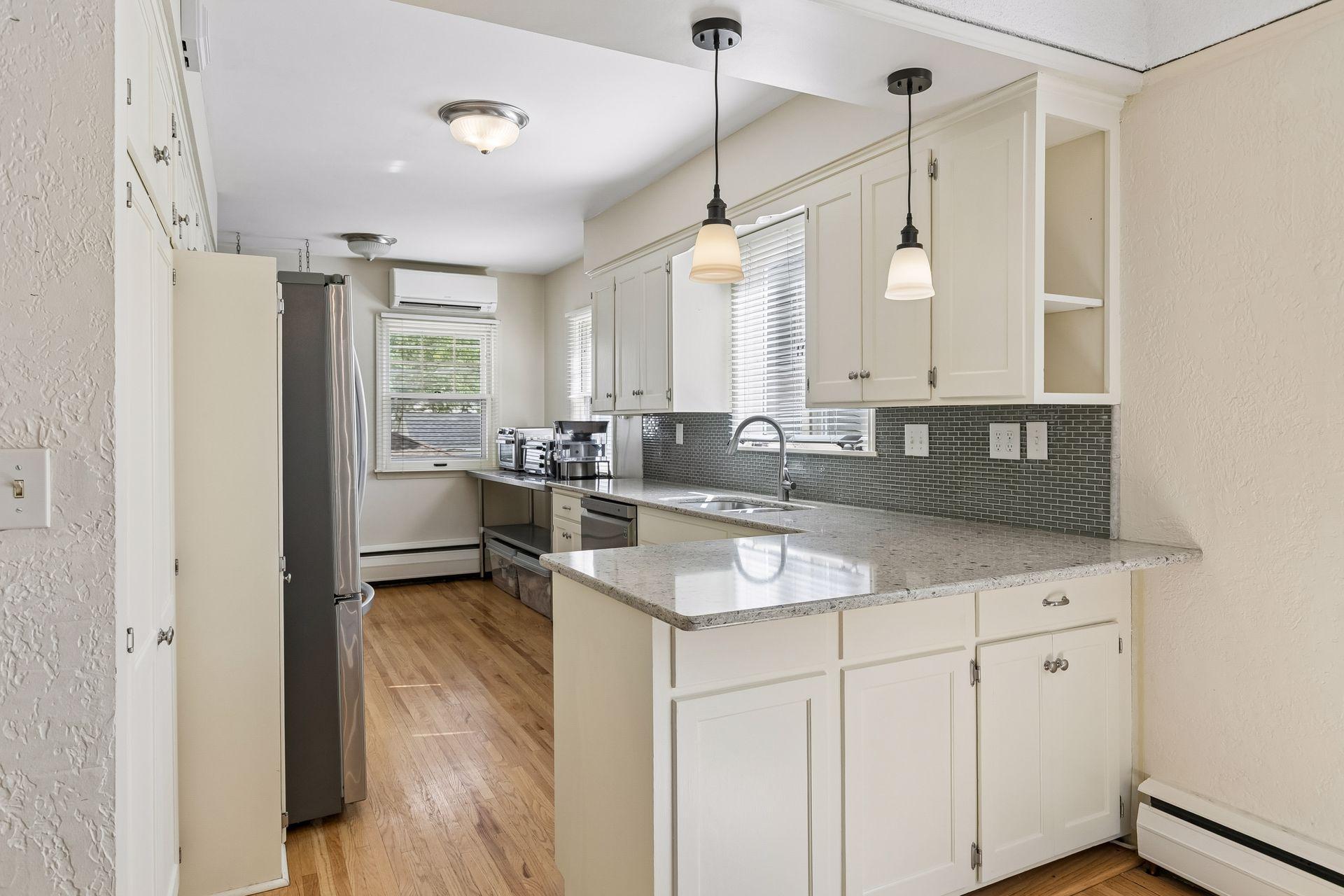 View of Residential at 3925 France Avenue, Minneapolis MN 55416, Minneapolis (14 of 40) - Mike Wilen | Minnesota Team Real Estate
