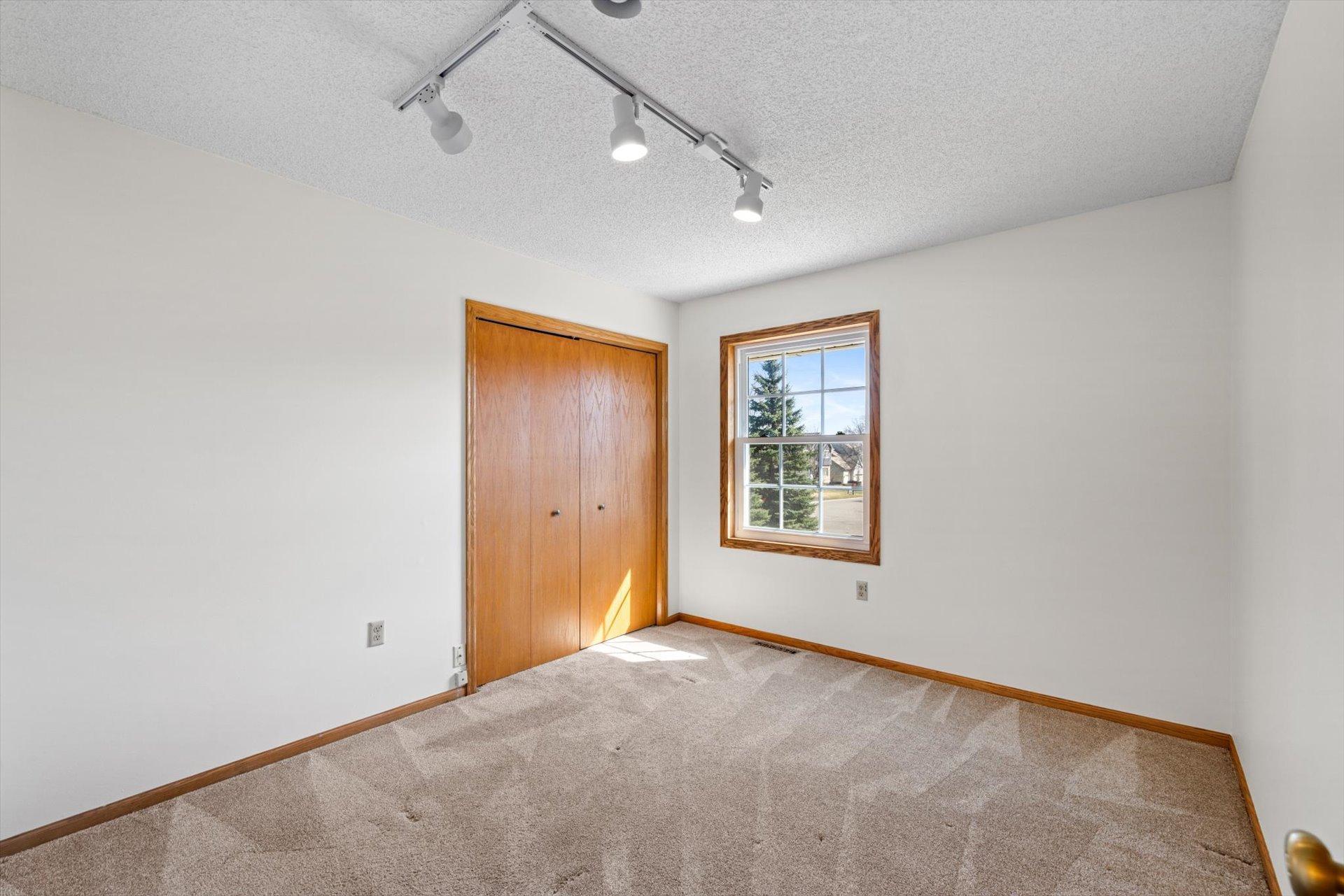 View of Residential at 952 Moonlight Drive, Woodbury MN 55125, Woodbury (38 of 40) - Mike Wilen | Minnesota Team Real Estate