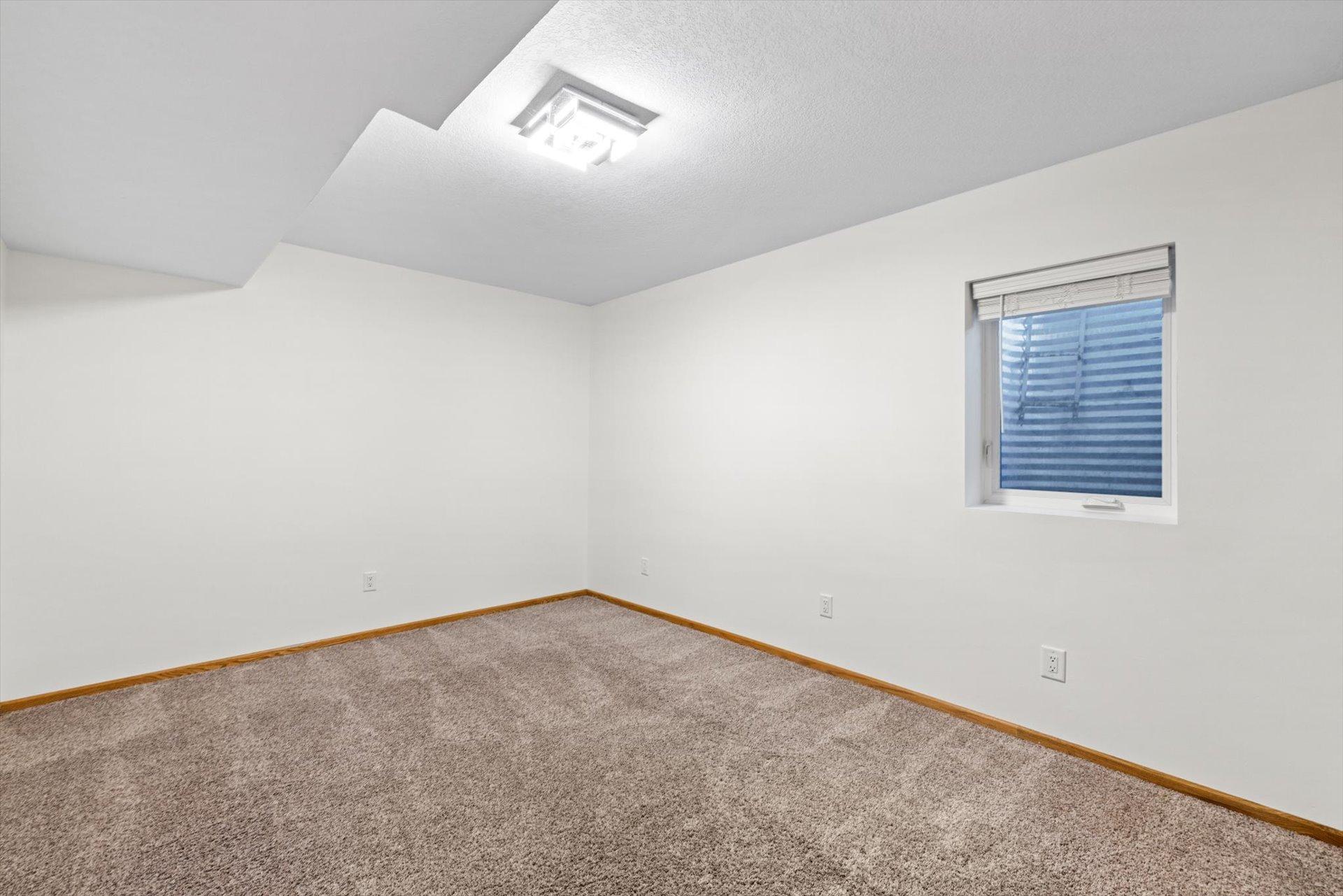 View of Residential at 952 Moonlight Drive, Woodbury MN 55125, Woodbury (32 of 40) - Mike Wilen | Minnesota Team Real Estate