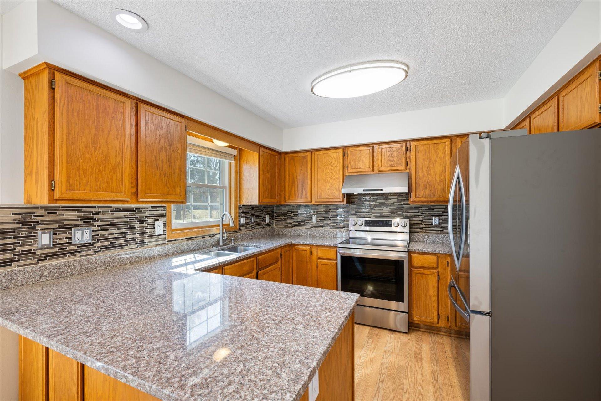 View of Residential at 952 Moonlight Drive, Woodbury MN 55125, Woodbury (13 of 40) - Mike Wilen | Minnesota Team Real Estate