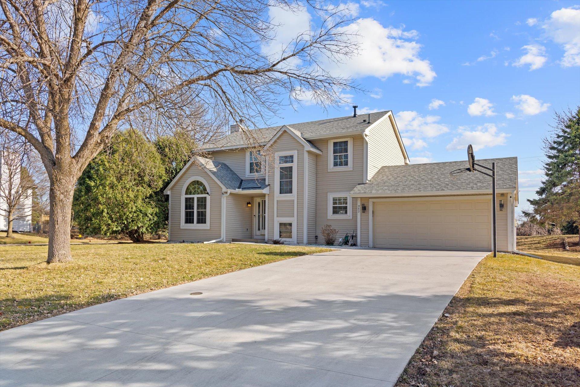 View of Single Family at 952 Moonlight Drive, Woodbury - Mike Wilen | Minnesota Team Real Estate