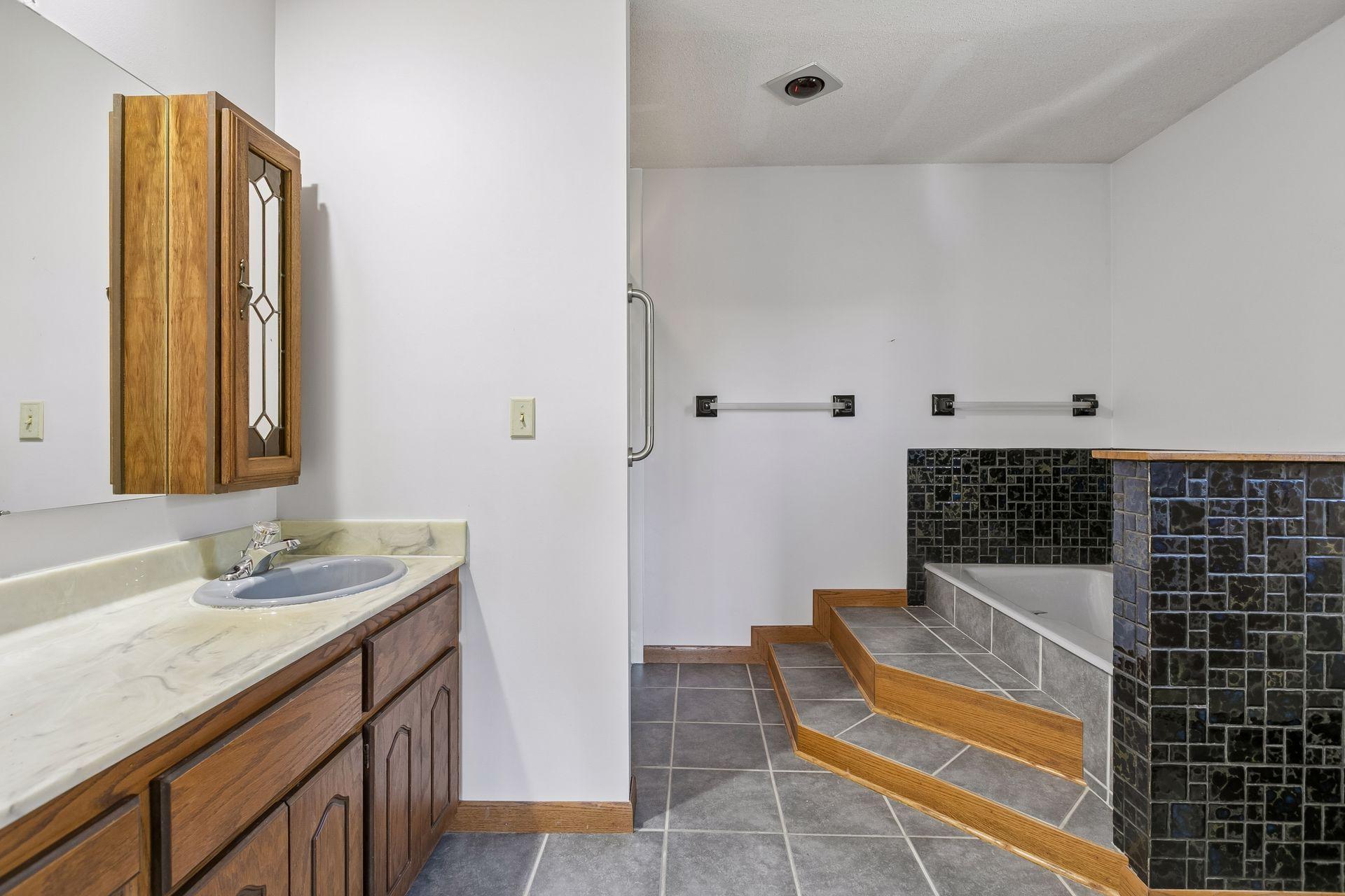 View of Residential at 1528 Aquila Avenue, Golden Valley MN 55427, Golden Valley (22 of 36) - Mike Wilen | Minnesota Team Real Estate