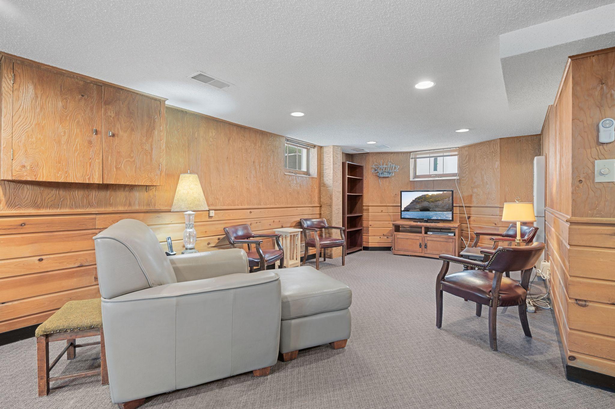 View of Residential at 2231 Mckinley Street, Minneapolis MN 55418, Minneapolis (22 of 32) - Mike Wilen | Minnesota Team Real Estate