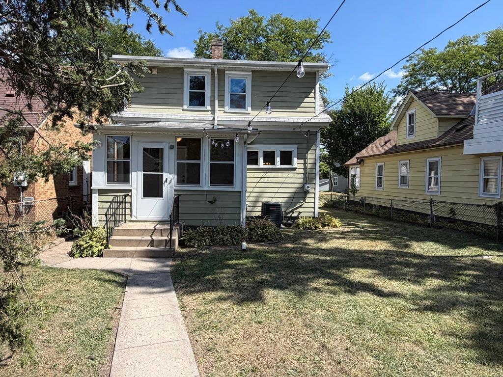 View of Residential at 2955 Queen Avenue, Minneapolis MN 55411, Minneapolis (8 of 46) - Mike Wilen | Minnesota Team Real Estate