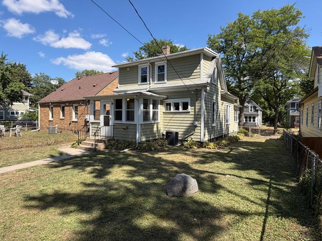View of Residential at 2955 Queen Avenue, Minneapolis MN 55411, Minneapolis (7 of 46) - Mike Wilen | Minnesota Team Real Estate