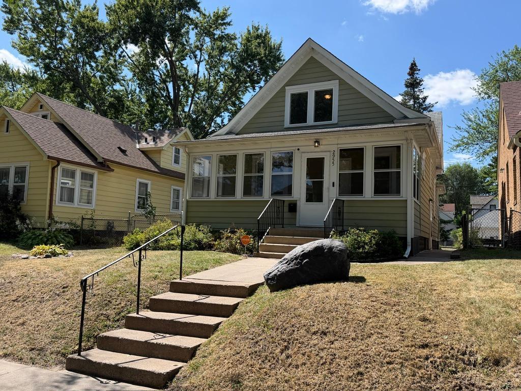 View of Residential at 2955 Queen Avenue, Minneapolis MN 55411, Minneapolis (4 of 46) - Mike Wilen | Minnesota Team Real Estate