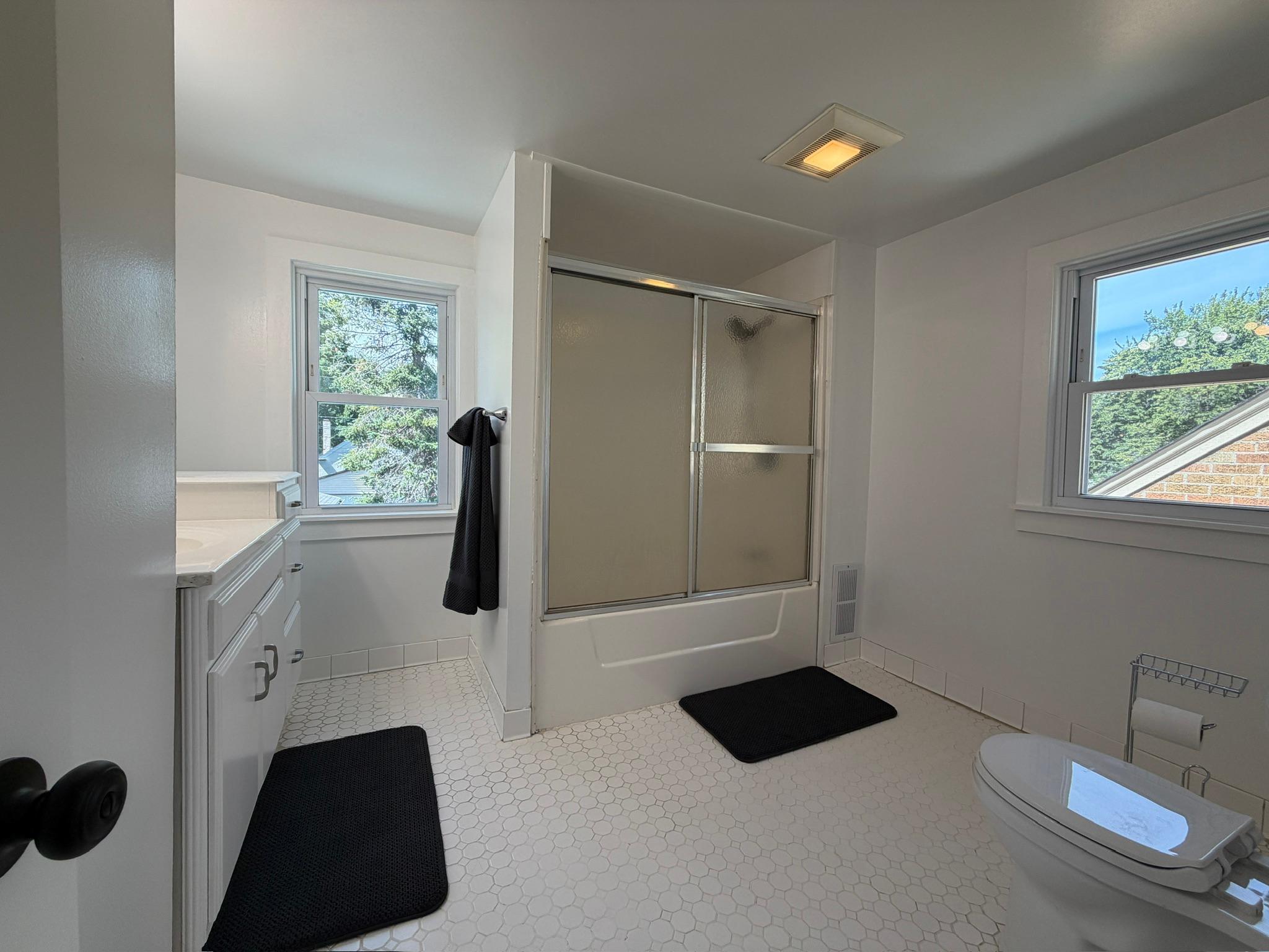 View of Residential at 2955 Queen Avenue, Minneapolis MN 55411, Minneapolis (34 of 46) - Mike Wilen | Minnesota Team Real Estate