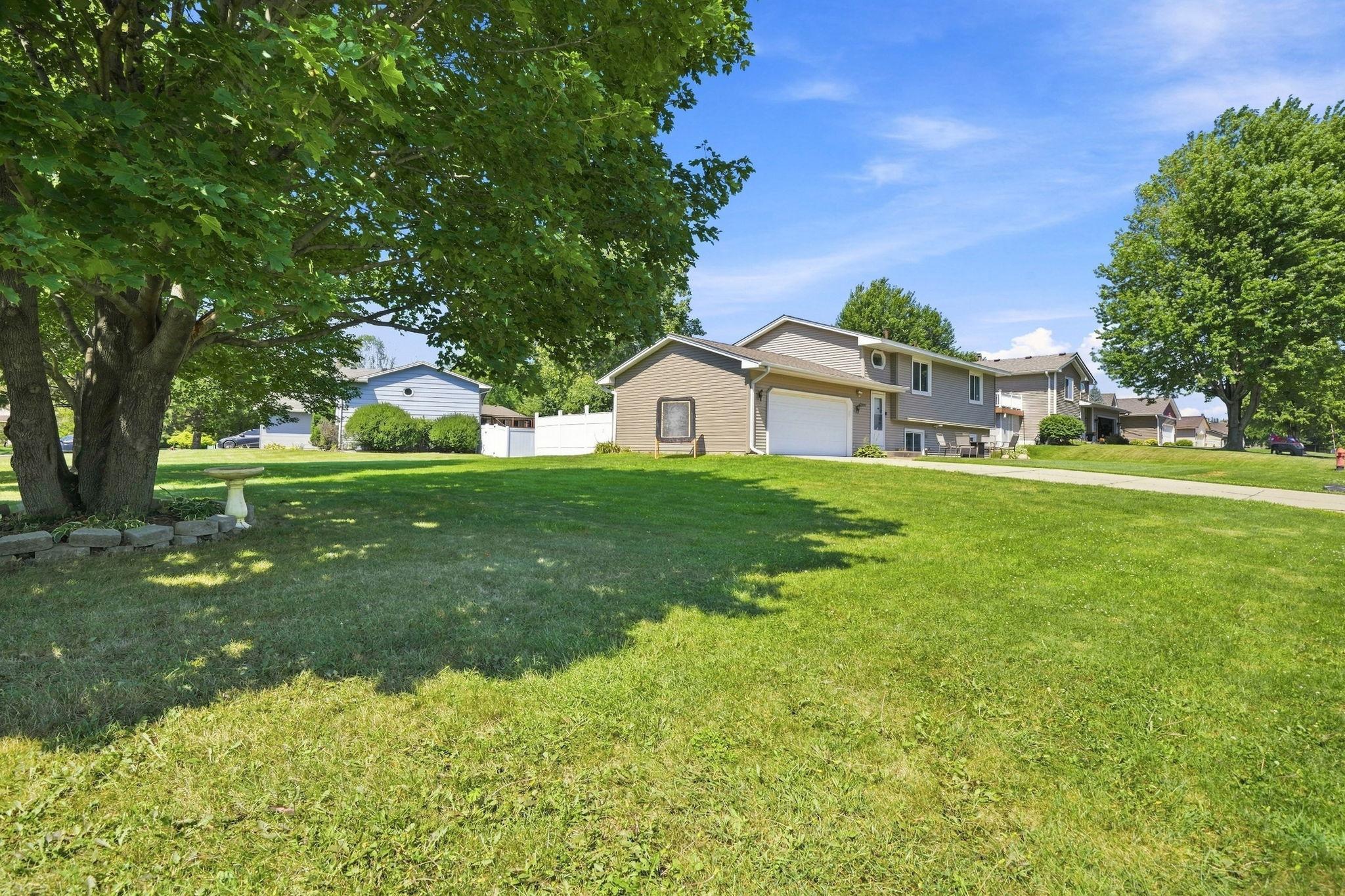 View of Residential at 2201 Kessler Lane, Chaska MN 55318, Chaska (28 of 30) - Mike Wilen | Minnesota Team Real Estate