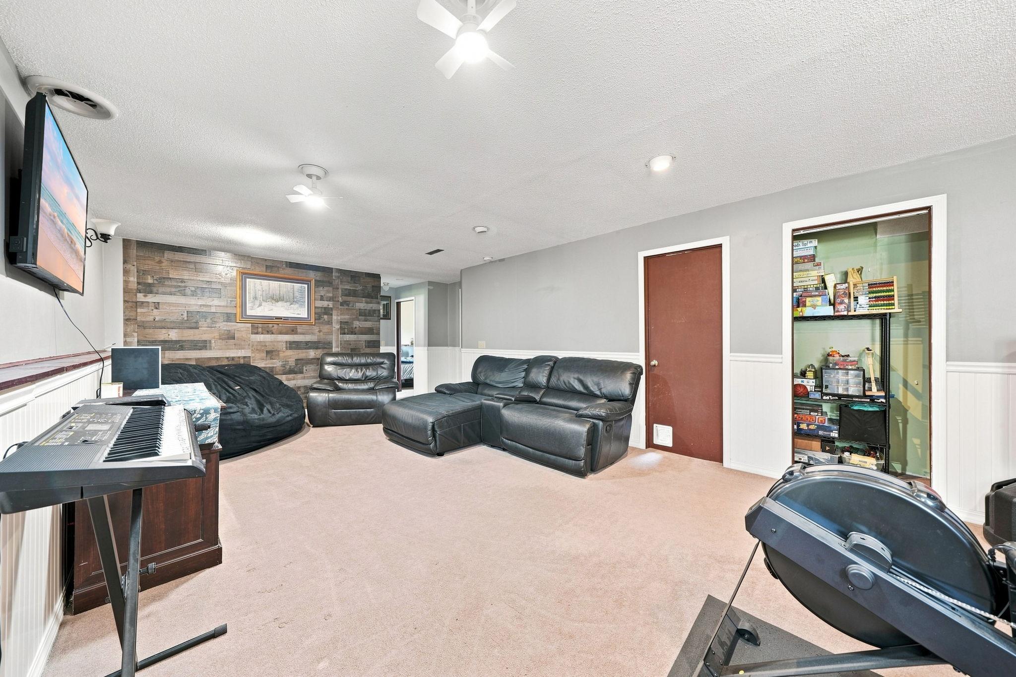View of Residential at 2201 Kessler Lane, Chaska MN 55318, Chaska (16 of 30) - Mike Wilen | Minnesota Team Real Estate