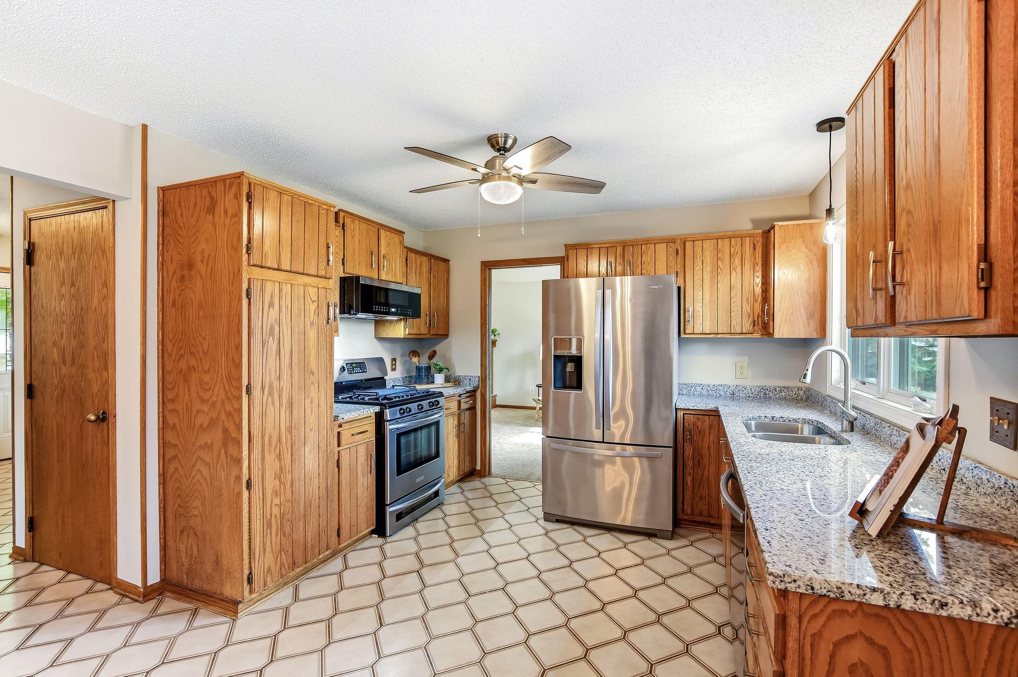 View of Residential at 17330 Ipswich Way, Lakeville MN 55044, Lakeville (8 of 40) - Mike Wilen | Minnesota Team Real Estate