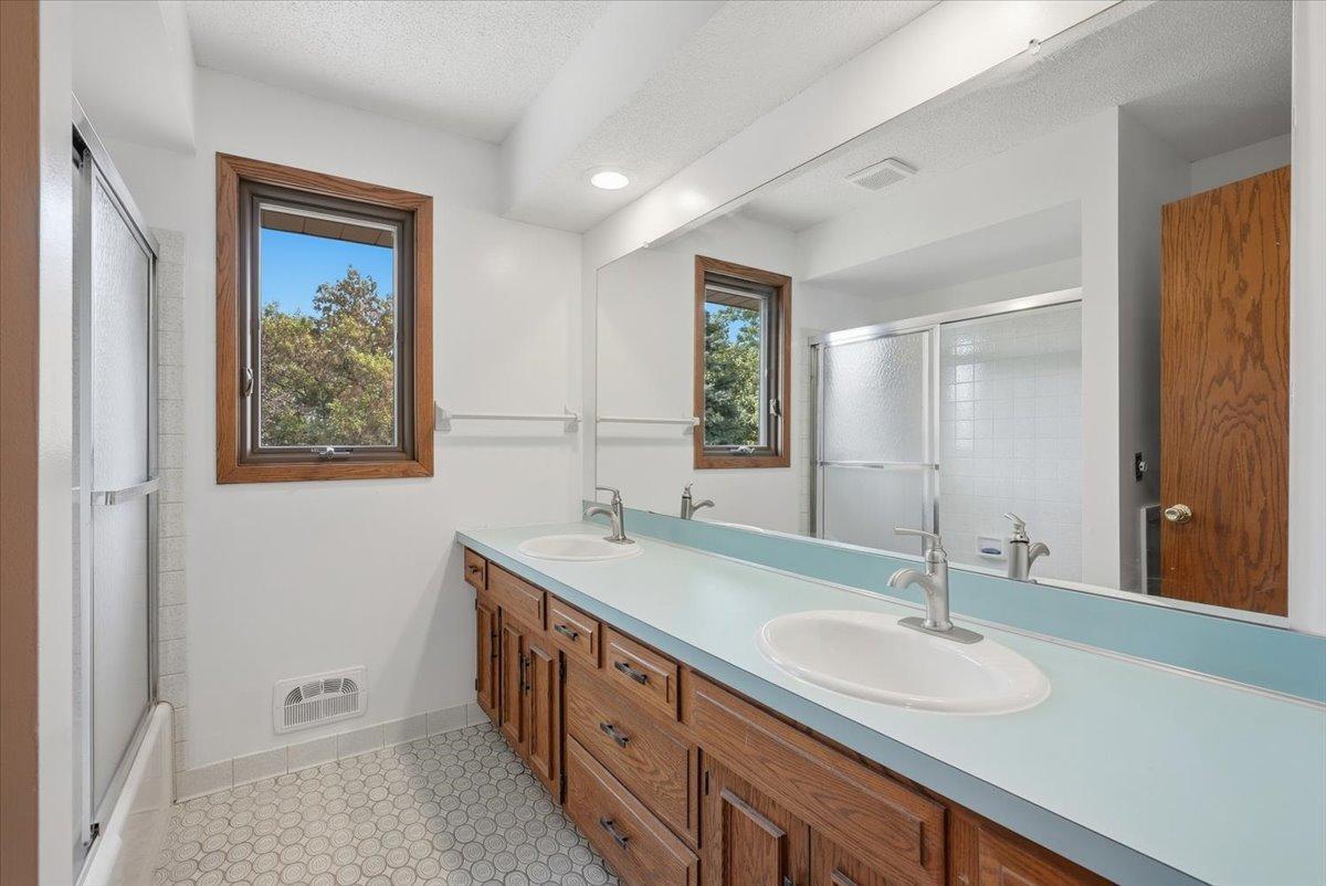 View of Residential at 454 Oday Street, Maplewood MN 55119, Maplewood (29 of 47) - Mike Wilen | Minnesota Team Real Estate