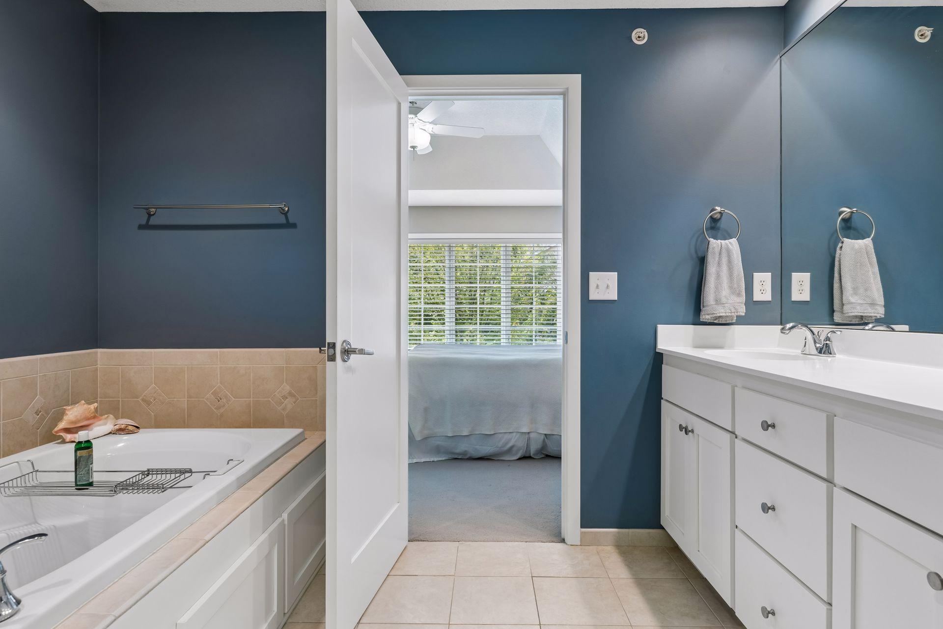 View of Residential at 533 Willoughby Way, Minnetonka MN 55305, Minnetonka (22 of 28) - Mike Wilen | Minnesota Team Real Estate