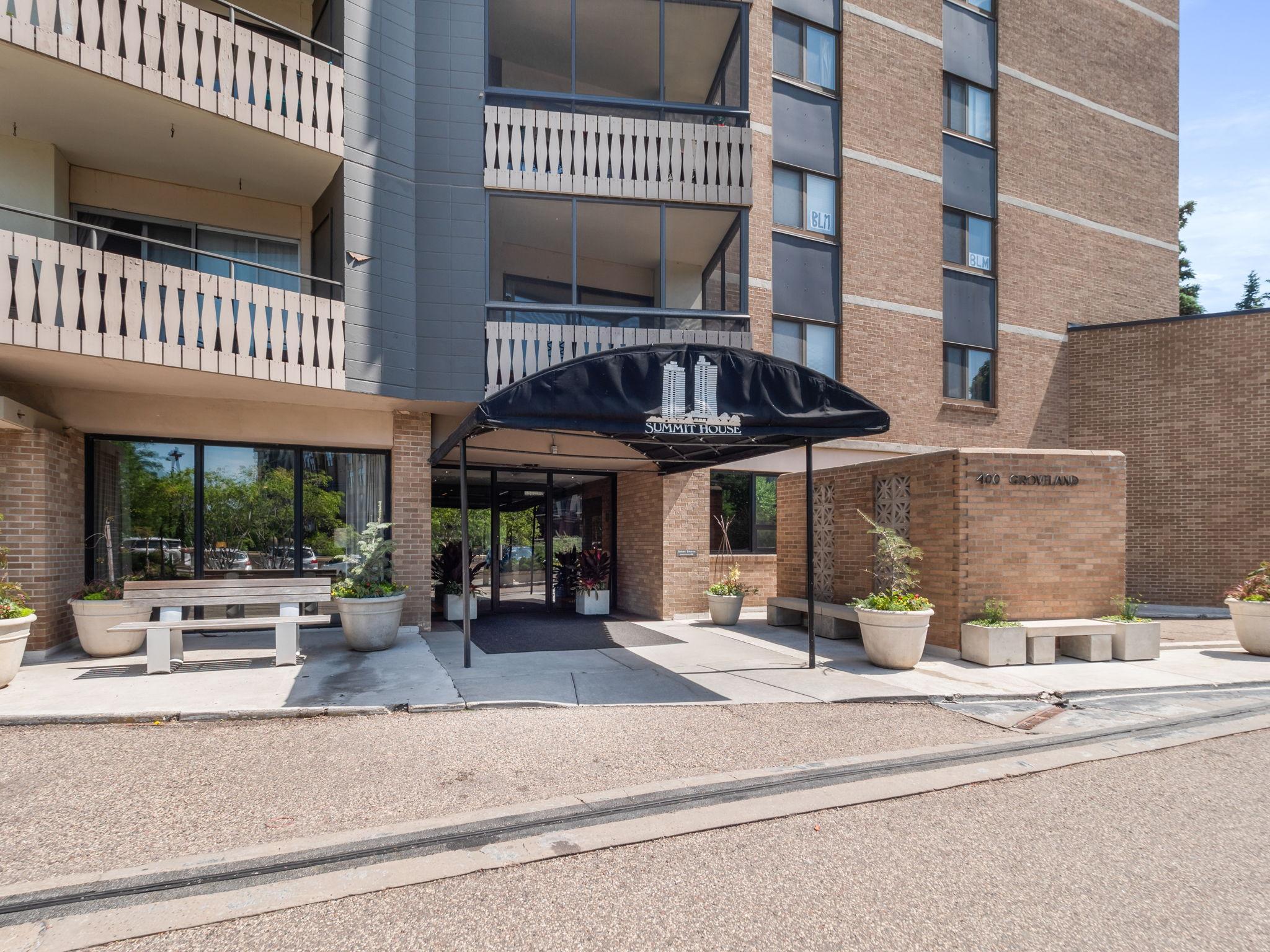 View of Residential at 400 Groveland Avenue #1208, Minneapolis MN 55403, Minneapolis (33 of 44) - Mike Wilen | Minnesota Team Real Estate