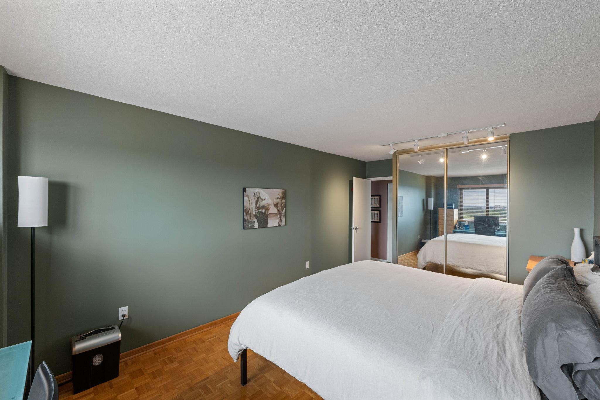 View of Residential at 400 Groveland Avenue #1208, Minneapolis MN 55403, Minneapolis (14 of 44) - Mike Wilen | Minnesota Team Real Estate