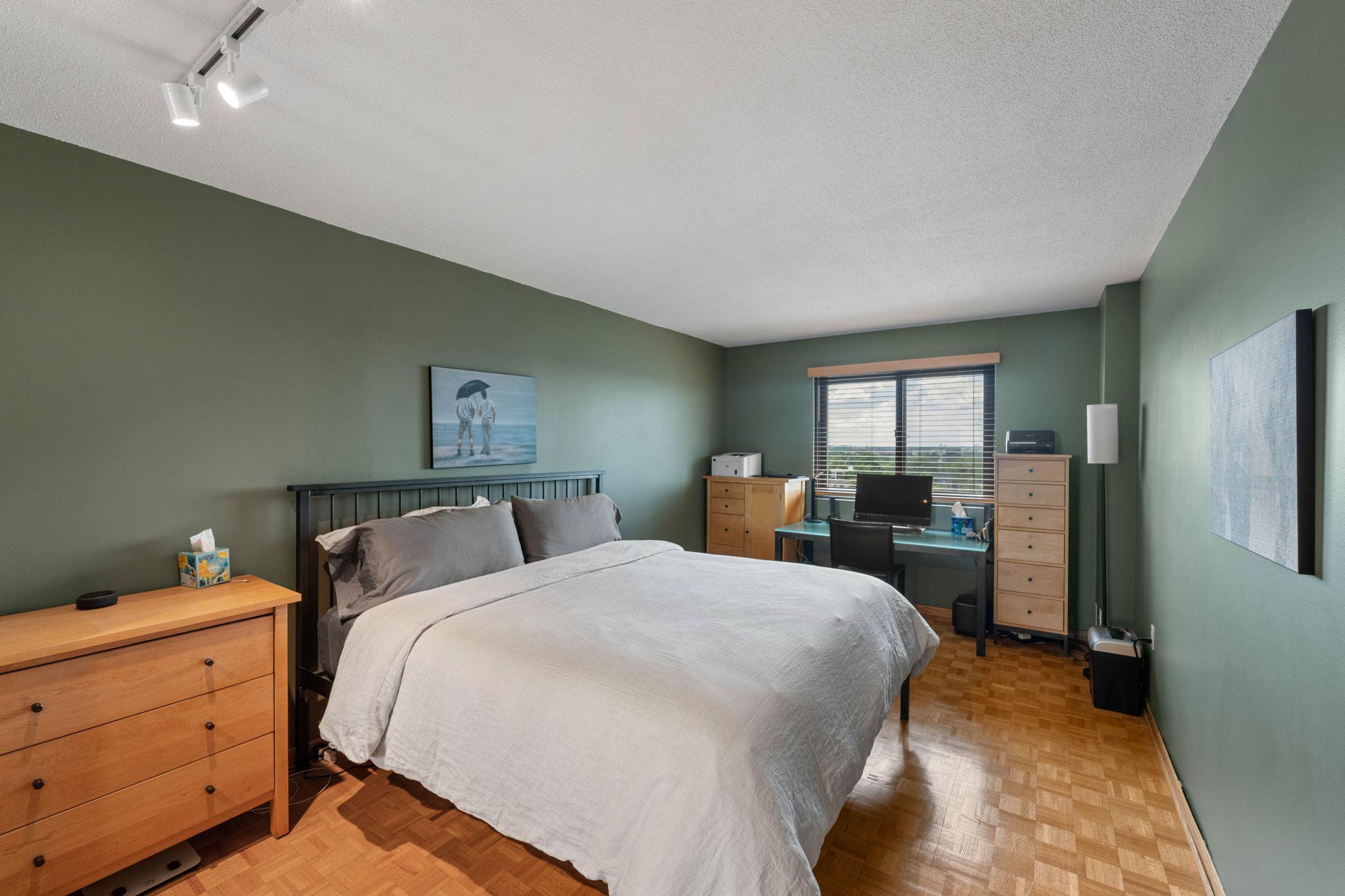 View of Residential at 400 Groveland Avenue #1208, Minneapolis MN 55403, Minneapolis (12 of 44) - Mike Wilen | Minnesota Team Real Estate