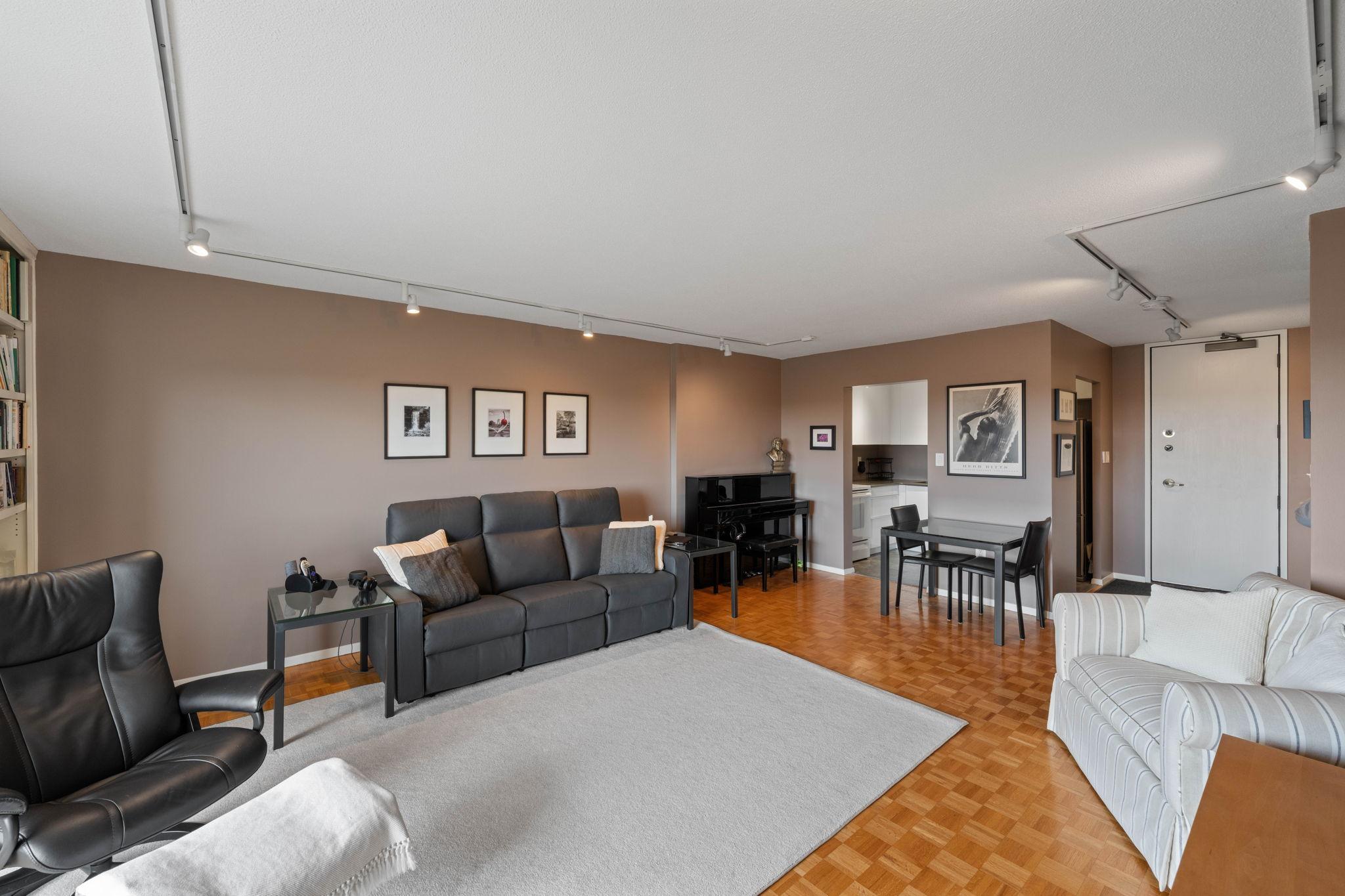 View of Residential at 400 Groveland Avenue #1208, Minneapolis MN 55403, Minneapolis (6 of 44) - Mike Wilen | Minnesota Team Real Estate