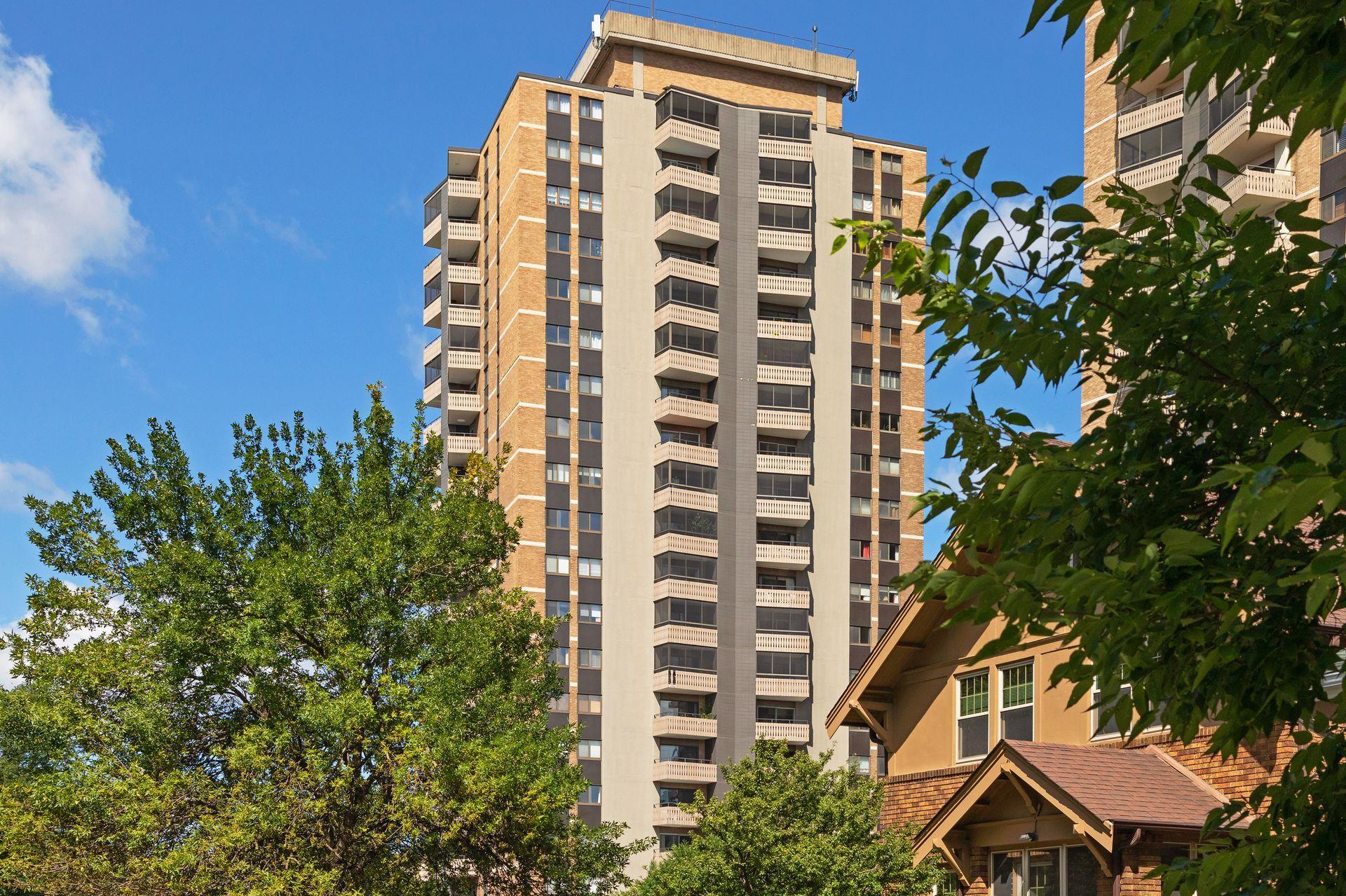 View of Residential at 400 Groveland Avenue #1208, Minneapolis MN 55403, Minneapolis (43 of 44) - Mike Wilen | Minnesota Team Real Estate