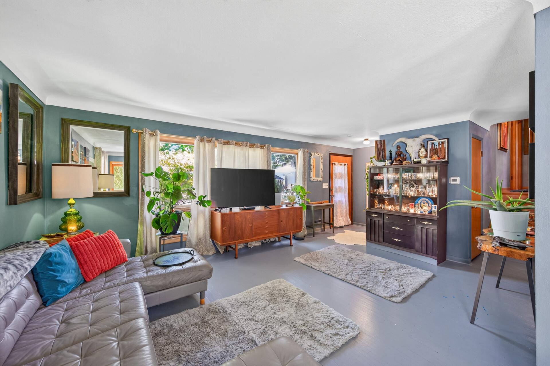View of Residential at 1317 Charlton Street, West Saint Paul MN 55118, West Saint Paul (5 of 44) - Mike Wilen | Minnesota Team Real Estate