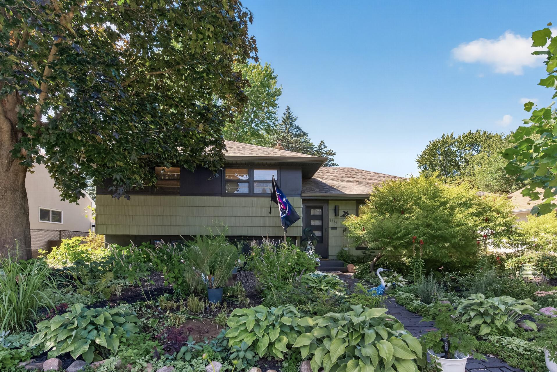View of Residential at 1317 Charlton Street, West Saint Paul MN 55118, West Saint Paul (13 of 44) - Mike Wilen | Minnesota Team Real Estate
