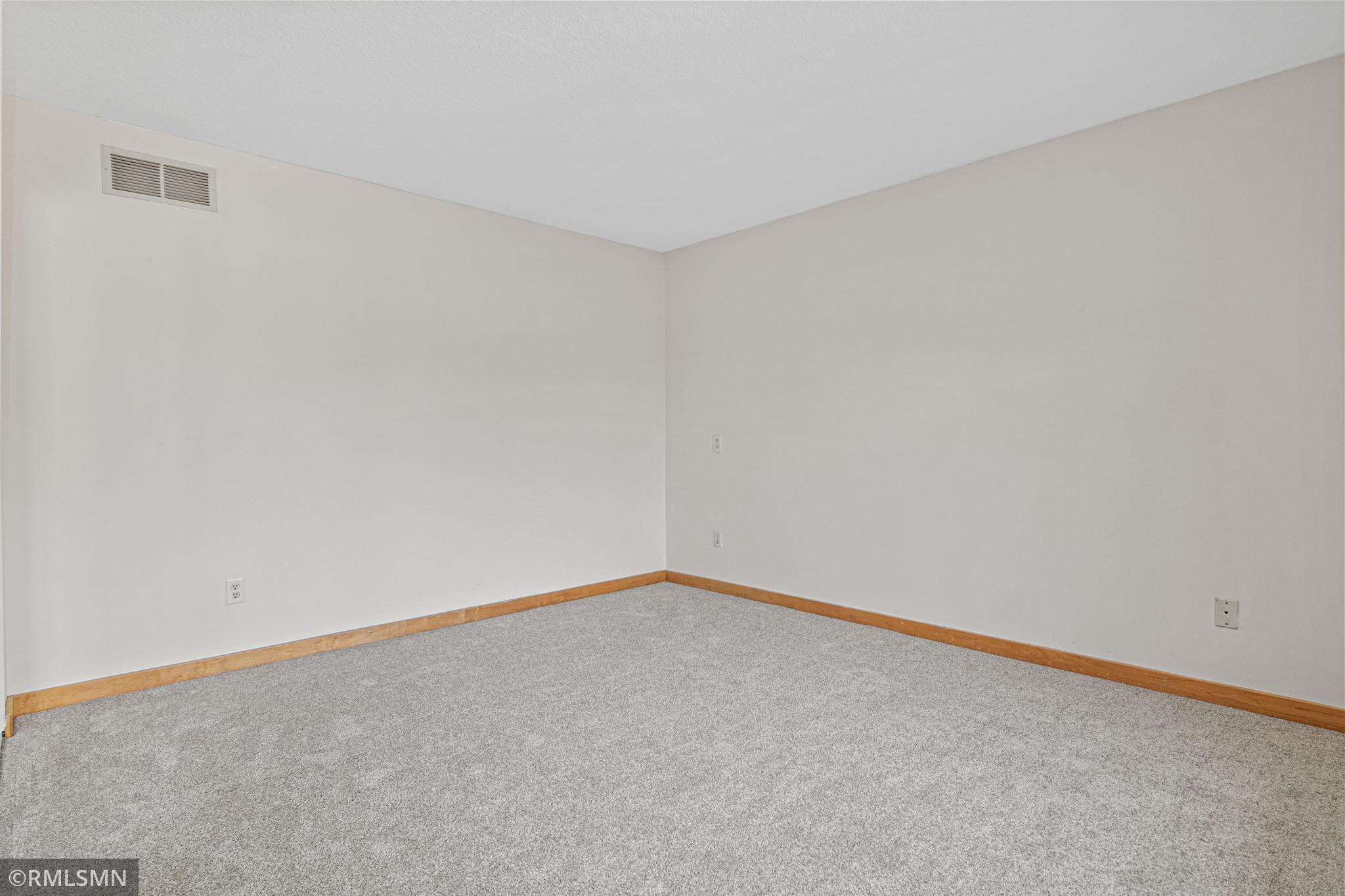 View of Residential at 7688 Dunmore Road, Woodbury MN 55125, Woodbury (13 of 34) - Mike Wilen | Minnesota Team Real Estate