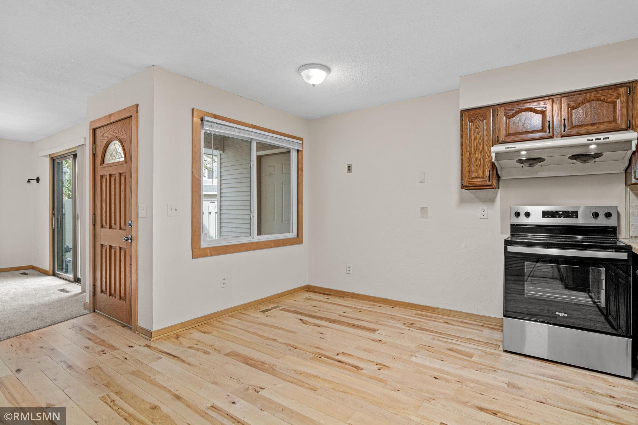 View of Residential at 7688 Dunmore Road, Woodbury MN 55125, Woodbury (11 of 34) - Mike Wilen | Minnesota Team Real Estate