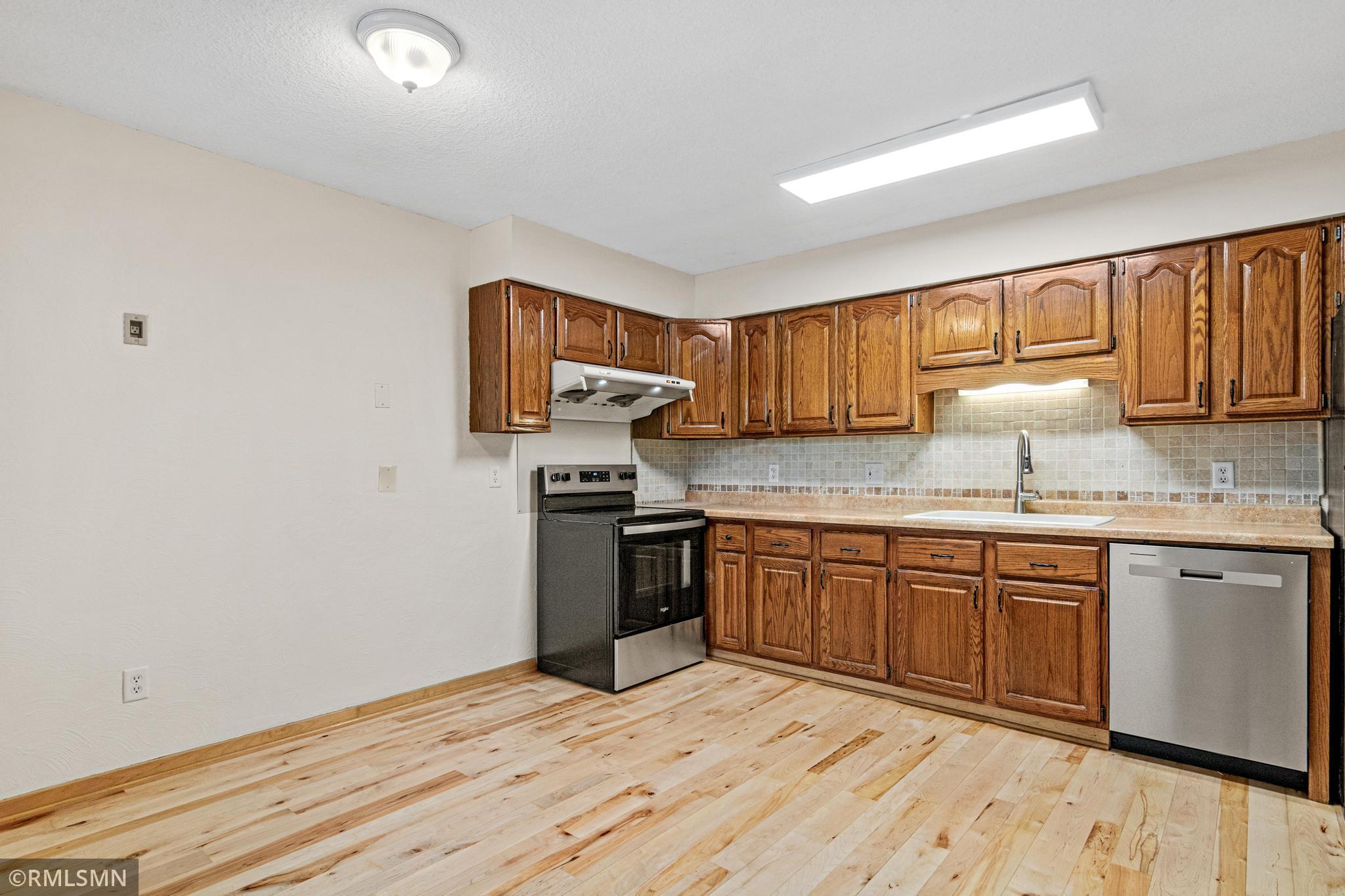 View of Residential at 7688 Dunmore Road, Woodbury MN 55125, Woodbury (7 of 34) - Mike Wilen | Minnesota Team Real Estate