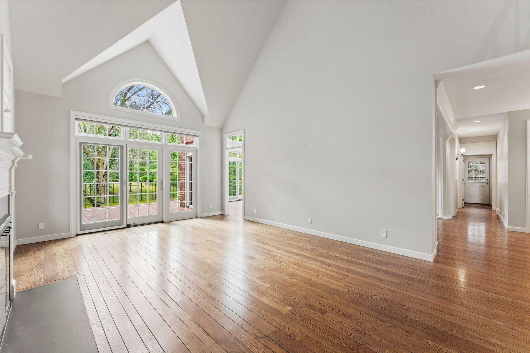 View of Residential at 10797 Purdey Road, Eden Prairie MN 55347, Eden Prairie (31 of 92) - Mike Wilen | Minnesota Team Real Estate