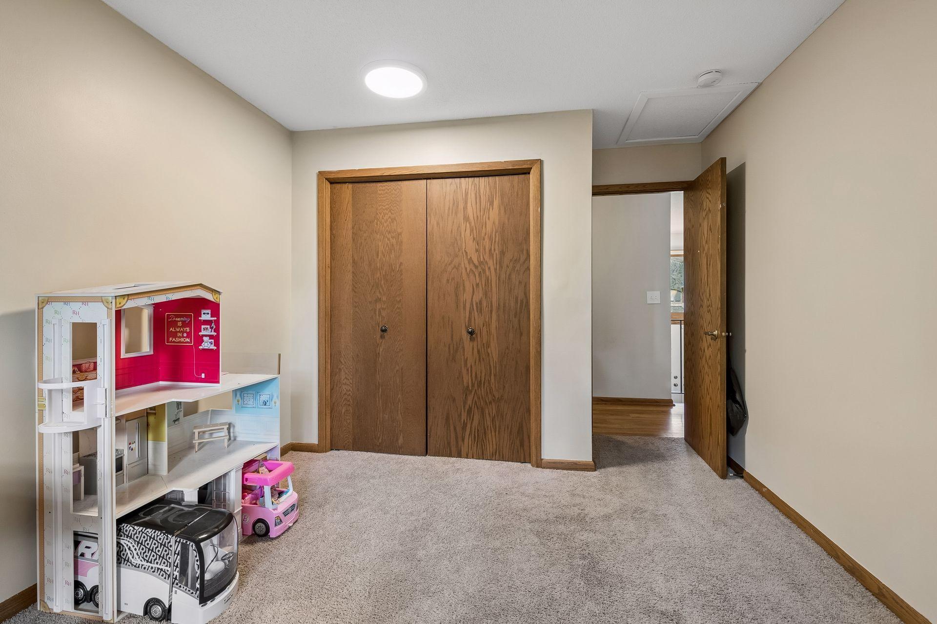 View of Residential at 6401 Timber Ridge, Edina MN 55439, Edina (31 of 53) - Mike Wilen | Minnesota Team Real Estate