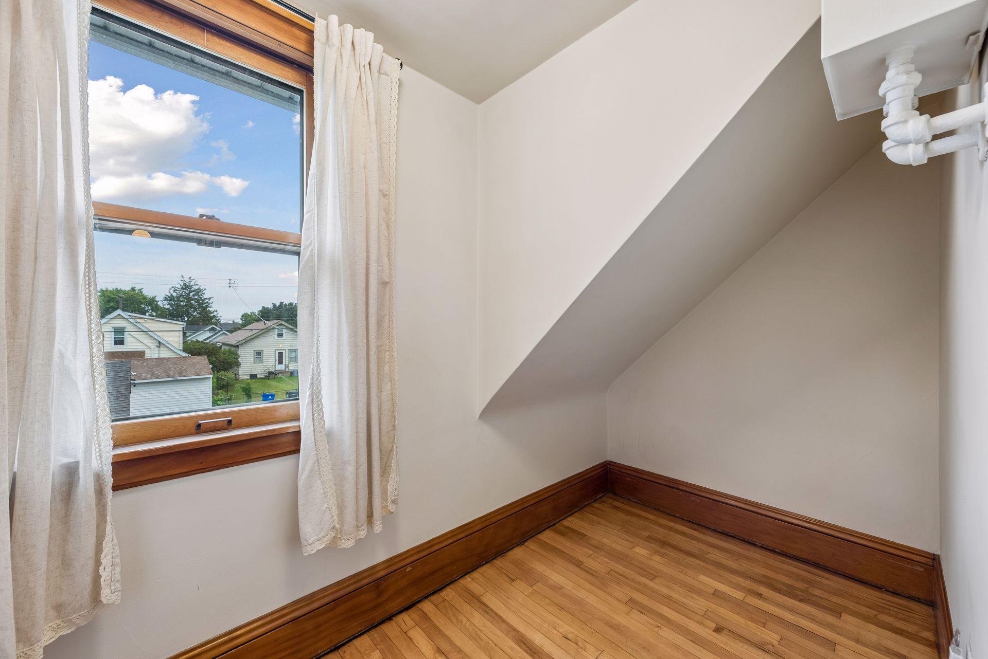 View of Residential at 1426 Edmund Avenue, Saint Paul MN 55104, Saint Paul (25 of 34) - Mike Wilen | Minnesota Team Real Estate