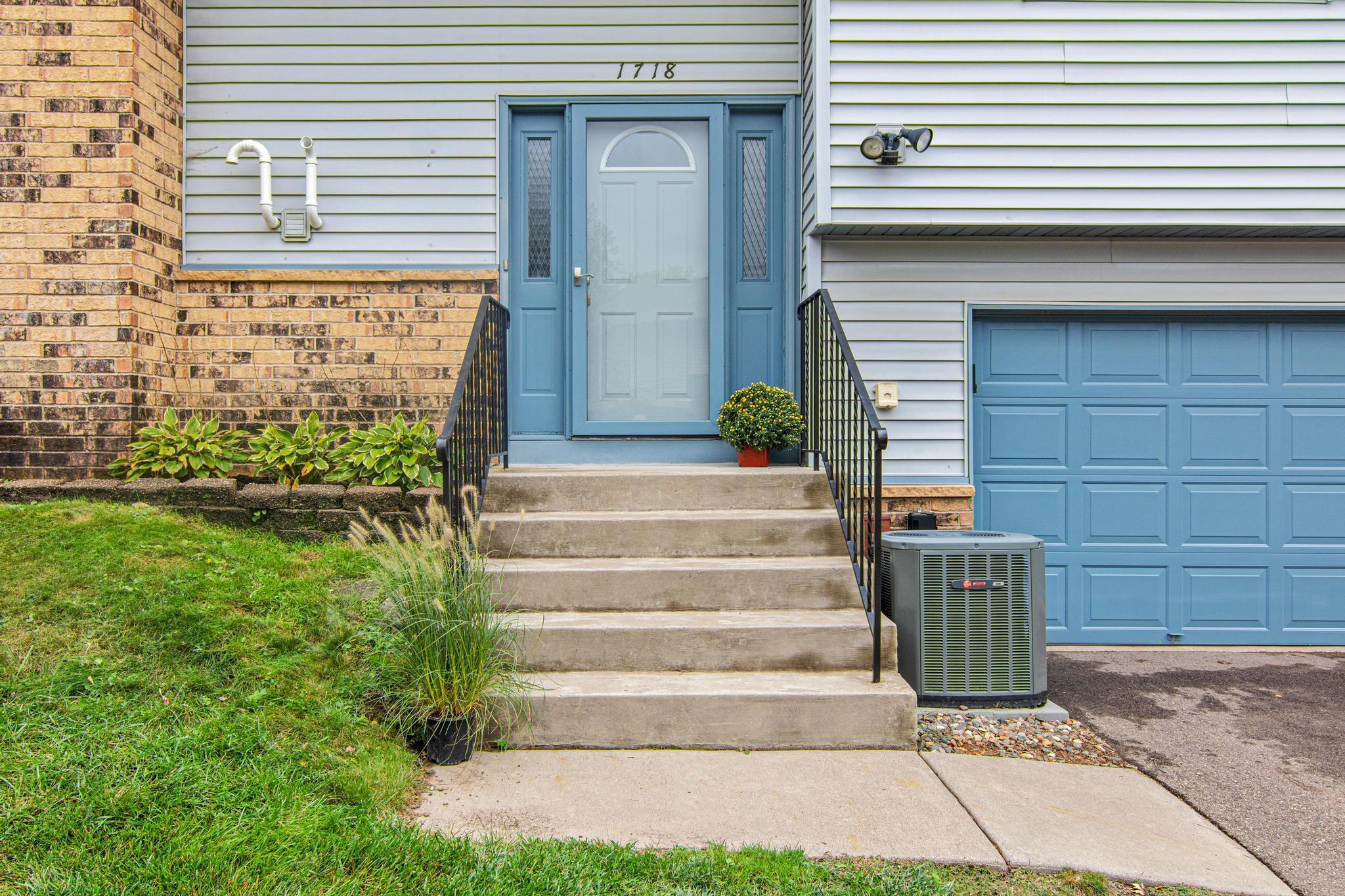 View of Residential at 1718 Woodgate Lane, Eagan MN 55122, Eagan (38 of 41) - Mike Wilen | Minnesota Team Real Estate