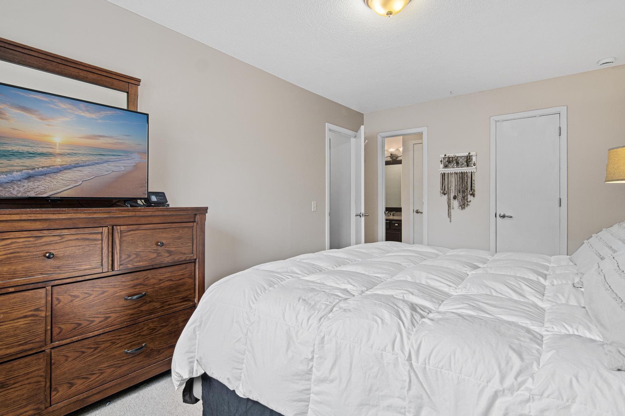 View of Residential at 1718 Woodgate Lane, Eagan MN 55122, Eagan (17 of 41) - Mike Wilen | Minnesota Team Real Estate