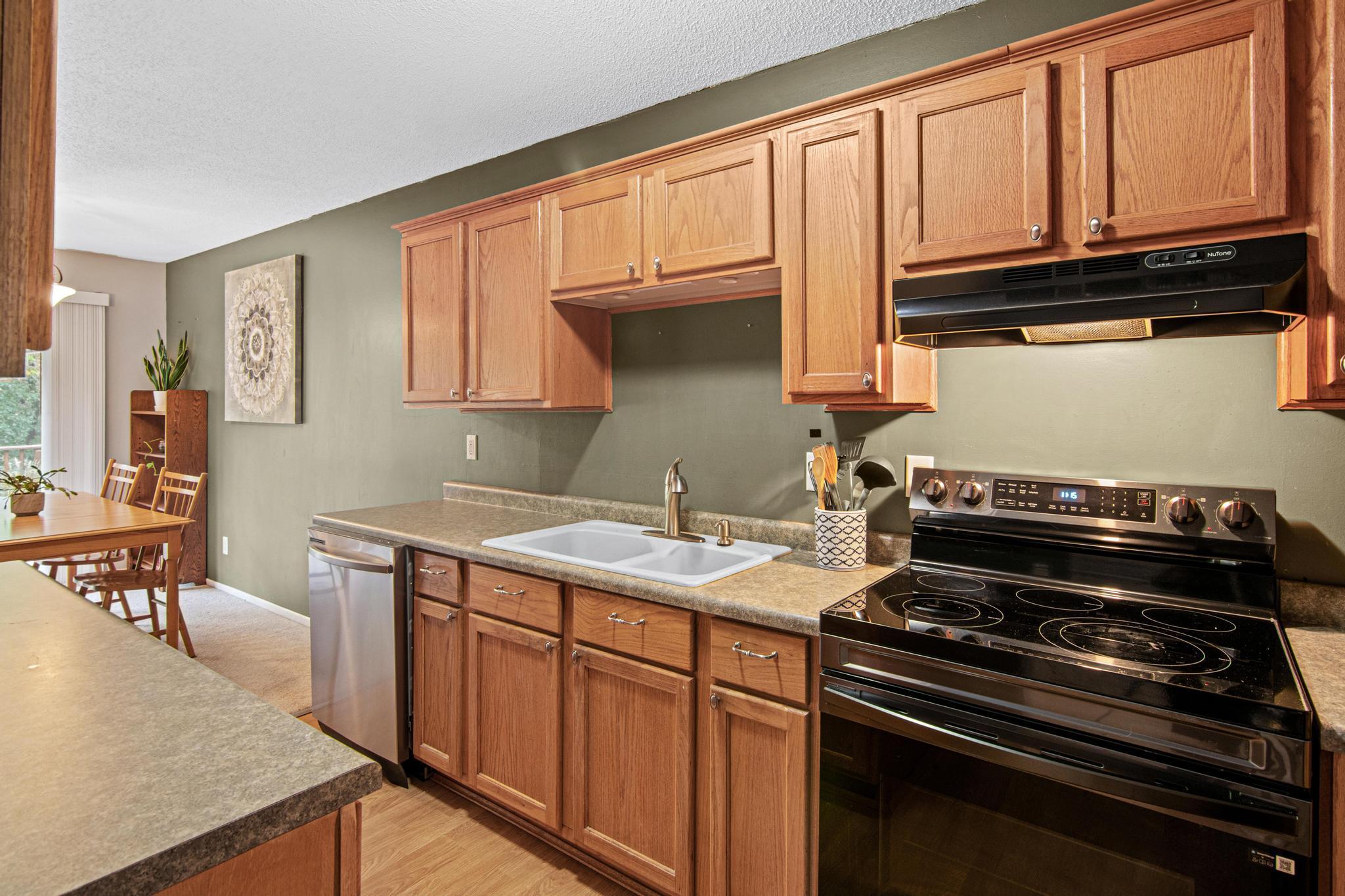 View of Residential at 1718 Woodgate Lane, Eagan MN 55122, Eagan (13 of 41) - Mike Wilen | Minnesota Team Real Estate