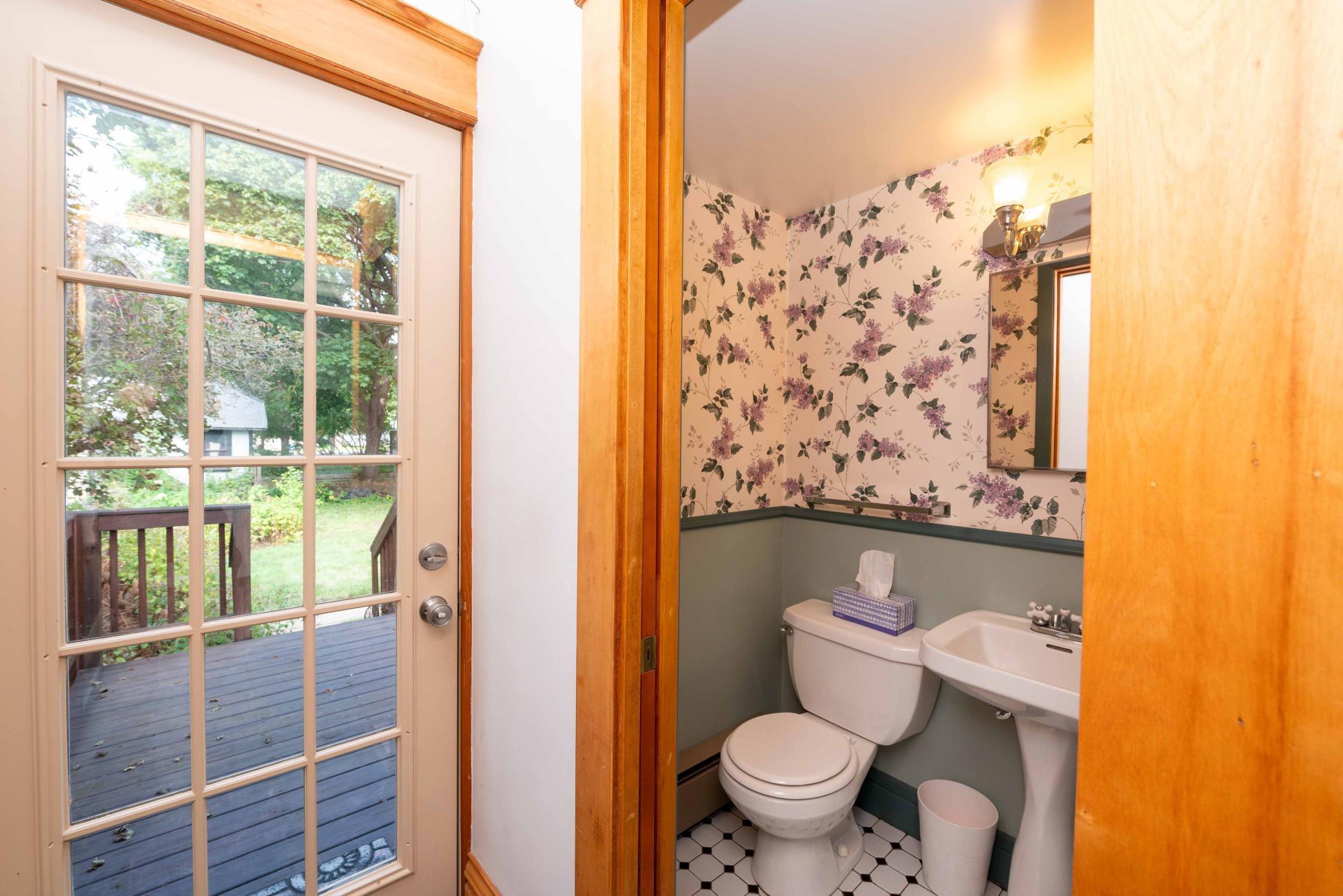 View of Residential at 1537 Midway Parkway, Saint Paul MN 55108, Saint Paul (43 of 100) - Mike Wilen | Minnesota Team Real Estate