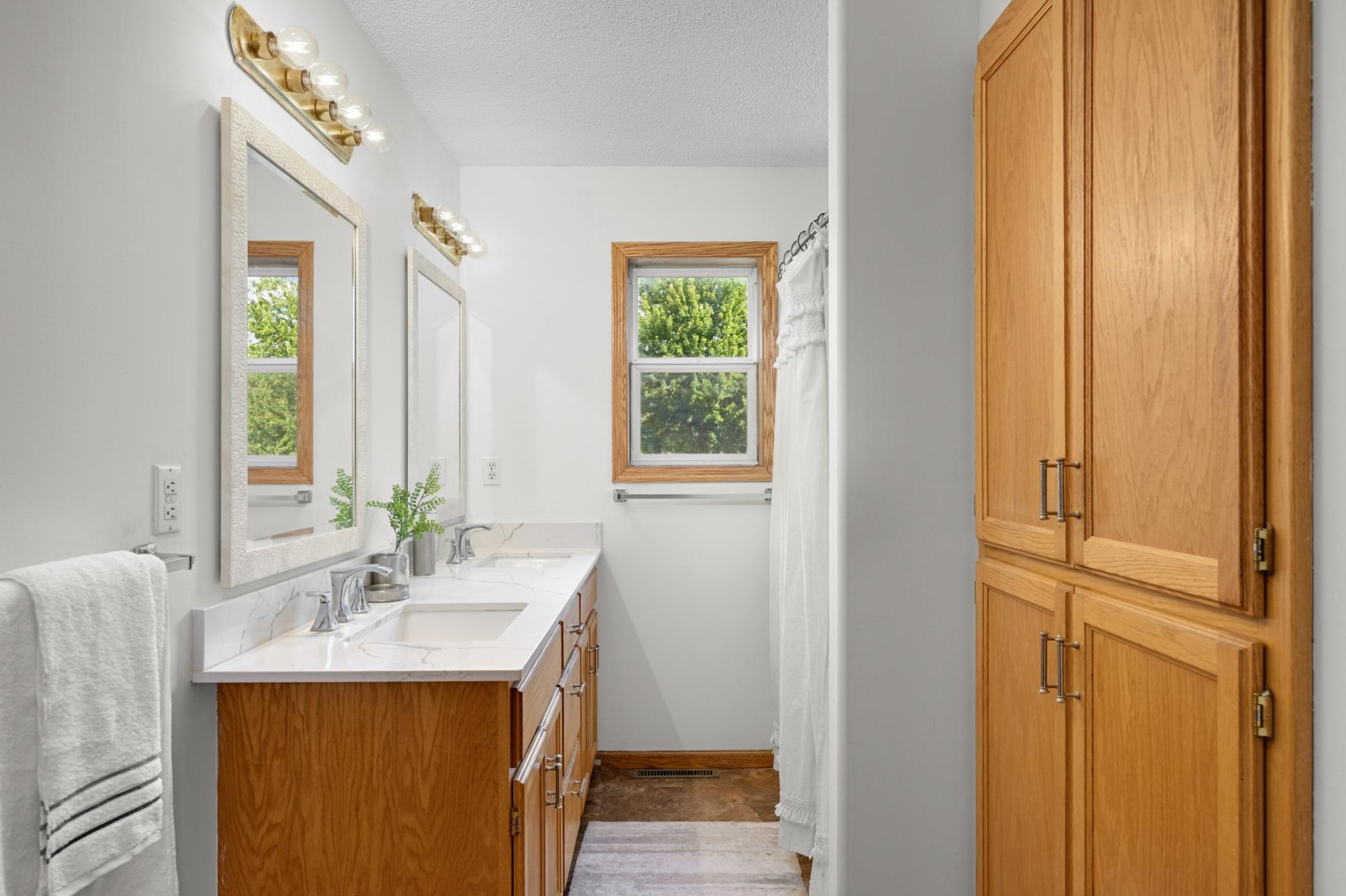 View of Residential at 2180 63rd Street E, Inver Grove Heights MN 55077, Inver Grove Heights (18 of 28) - Mike Wilen | Minnesota Team Real Estate