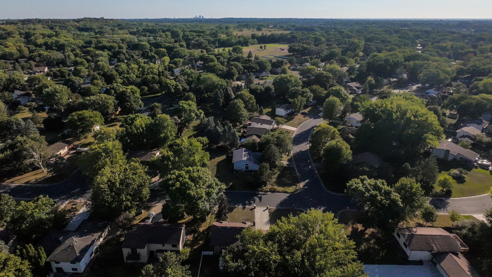 View of Residential at 1530 Lois Drive, Shoreview MN 55126, Shoreview (24 of 28) - Mike Wilen | Minnesota Team Real Estate