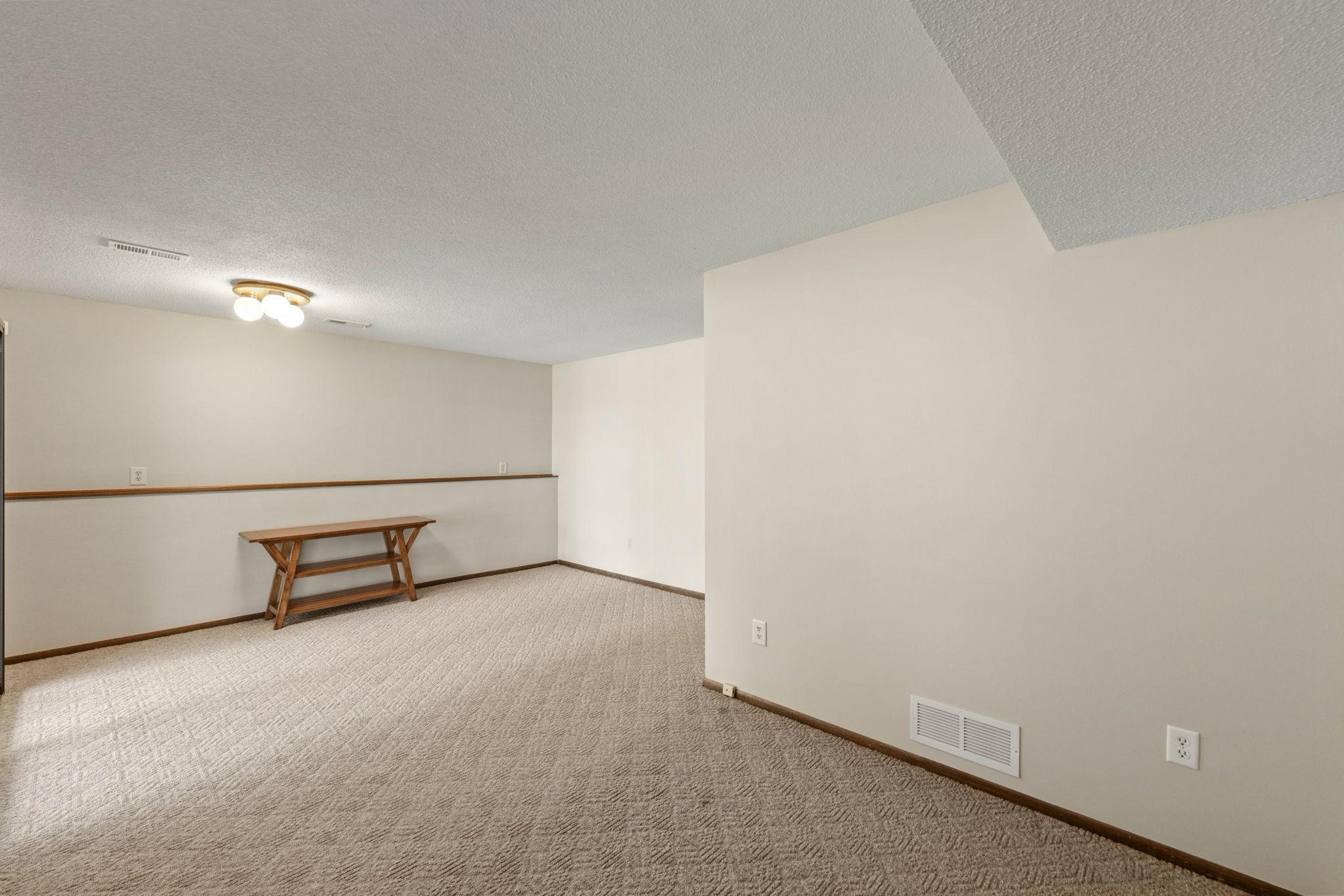 View of Residential at 11143 Vessey Circle, Bloomington MN 55437, Bloomington (25 of 34) - Mike Wilen | Minnesota Team Real Estate