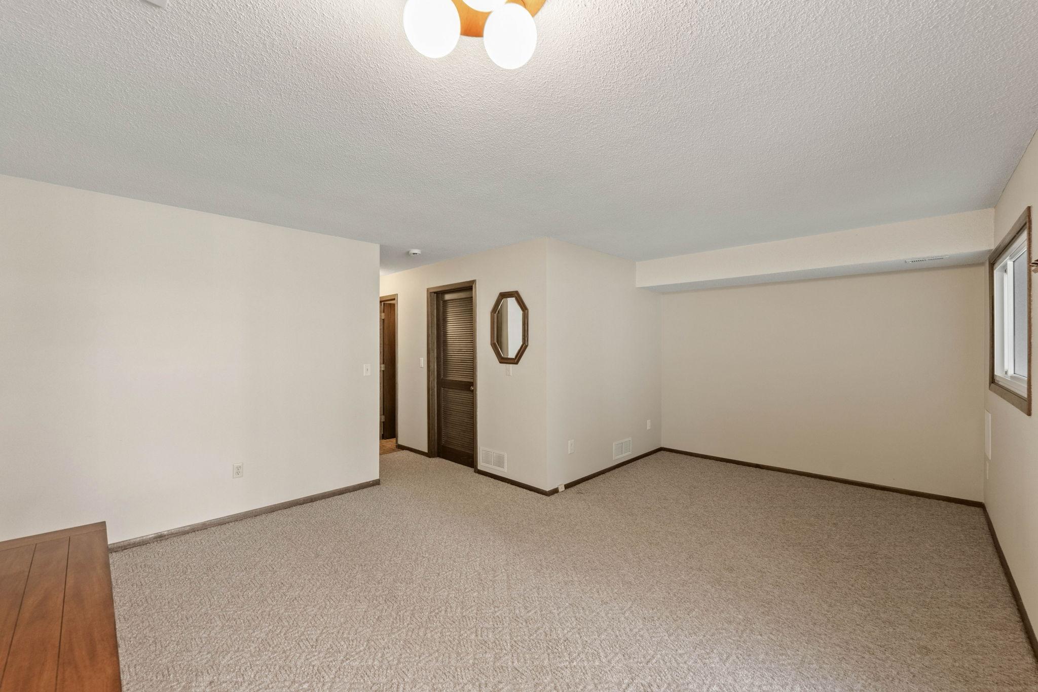 View of Residential at 11143 Vessey Circle, Bloomington MN 55437, Bloomington (26 of 34) - Mike Wilen | Minnesota Team Real Estate