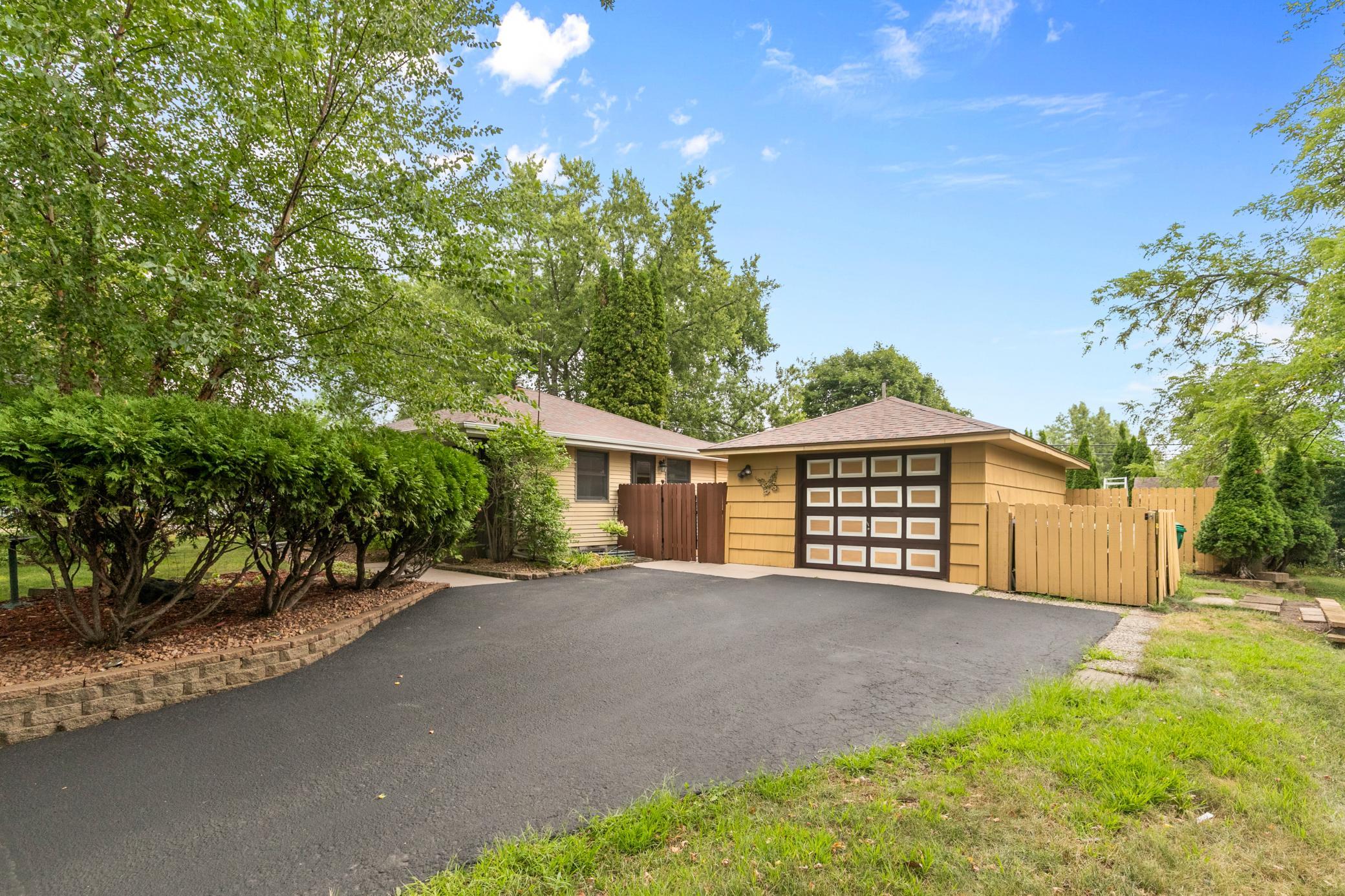 View of Residential at 2726 Dellwood Street, Roseville MN 55113, Roseville (3 of 35) - Mike Wilen | Minnesota Team Real Estate